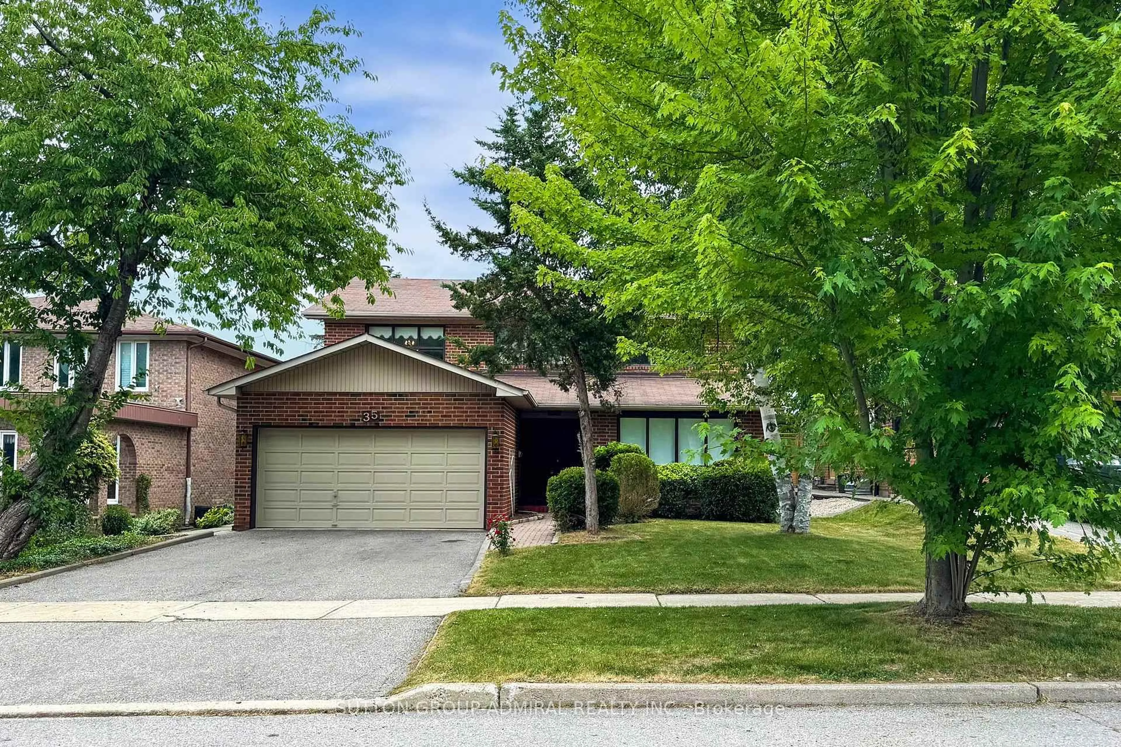 Home with brick exterior material, street for 35 Nevada Ave, Toronto Ontario M2M 3N9