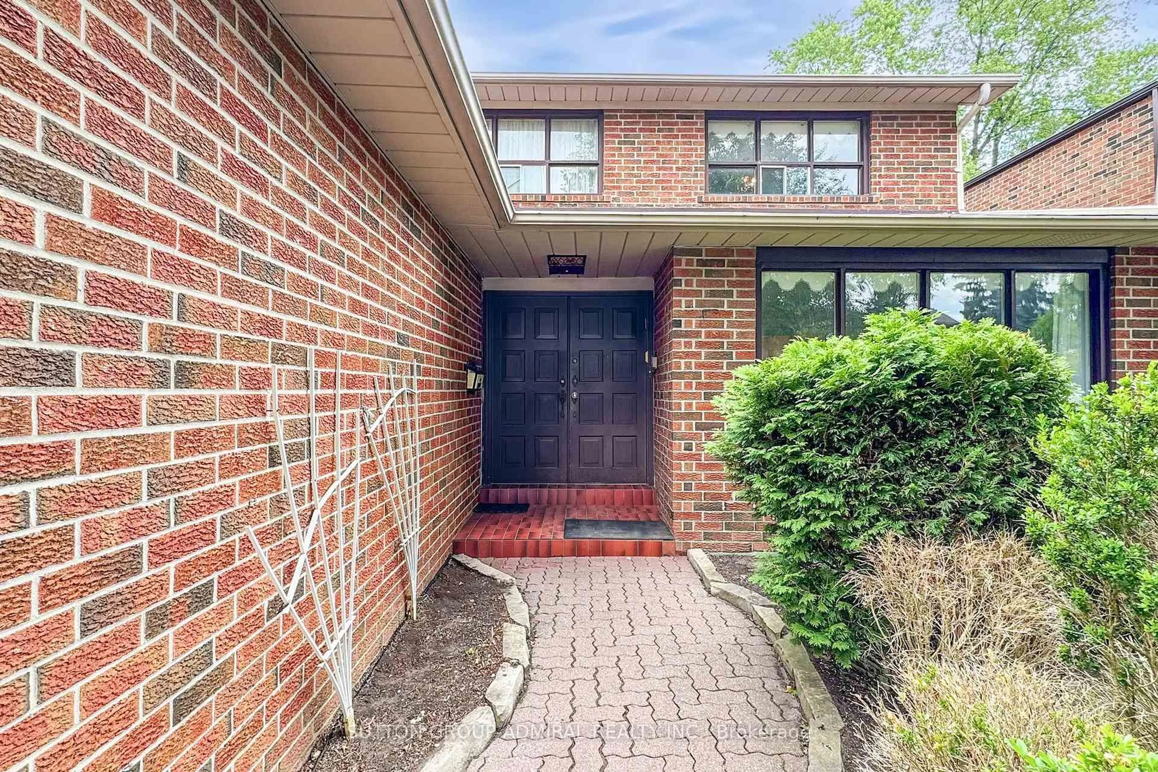 Home with brick exterior material, street for 35 Nevada Ave, Toronto Ontario M2M 3N9