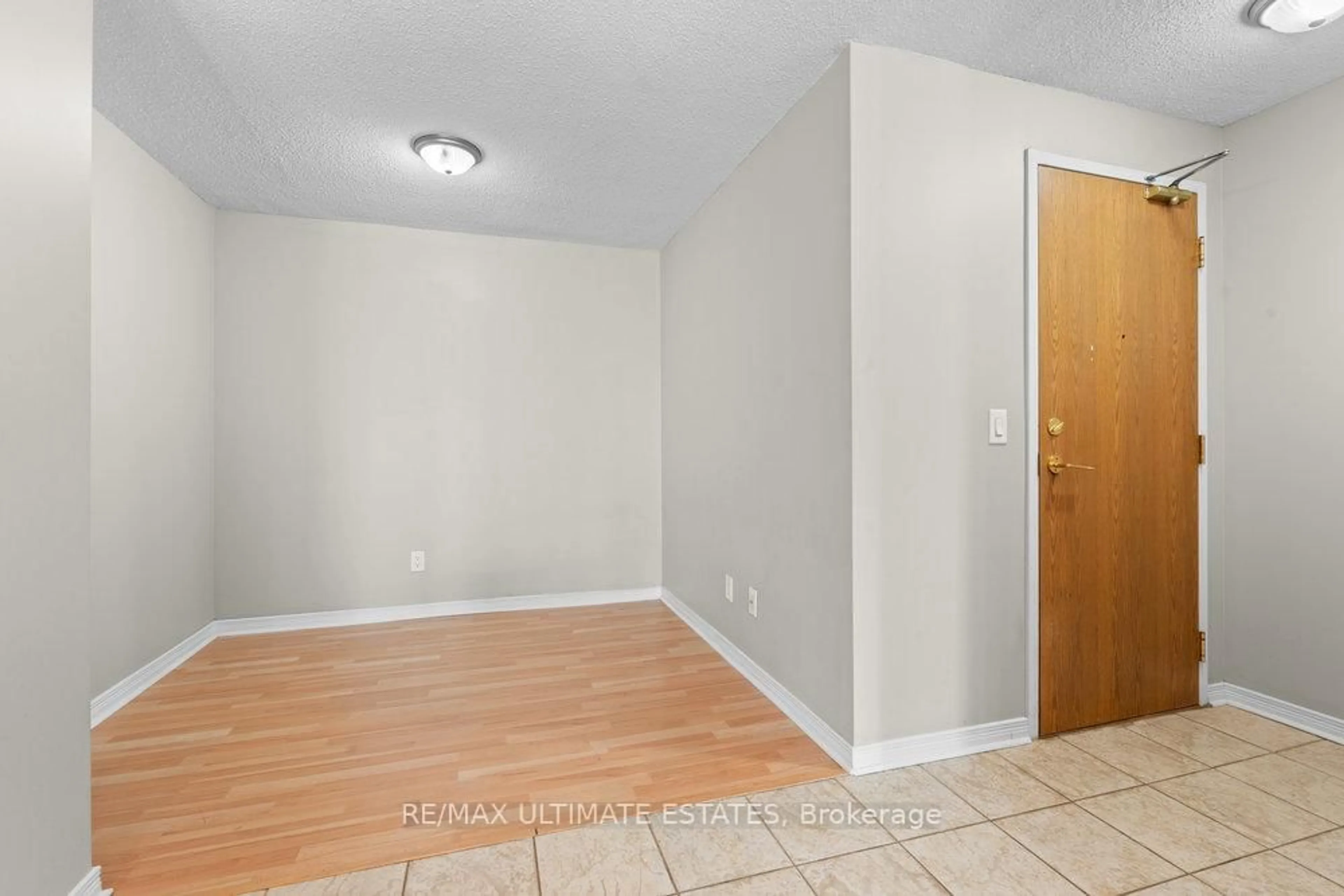 A pic of a room for 5500 Yonge St #1511, Toronto Ontario M2N 7L1