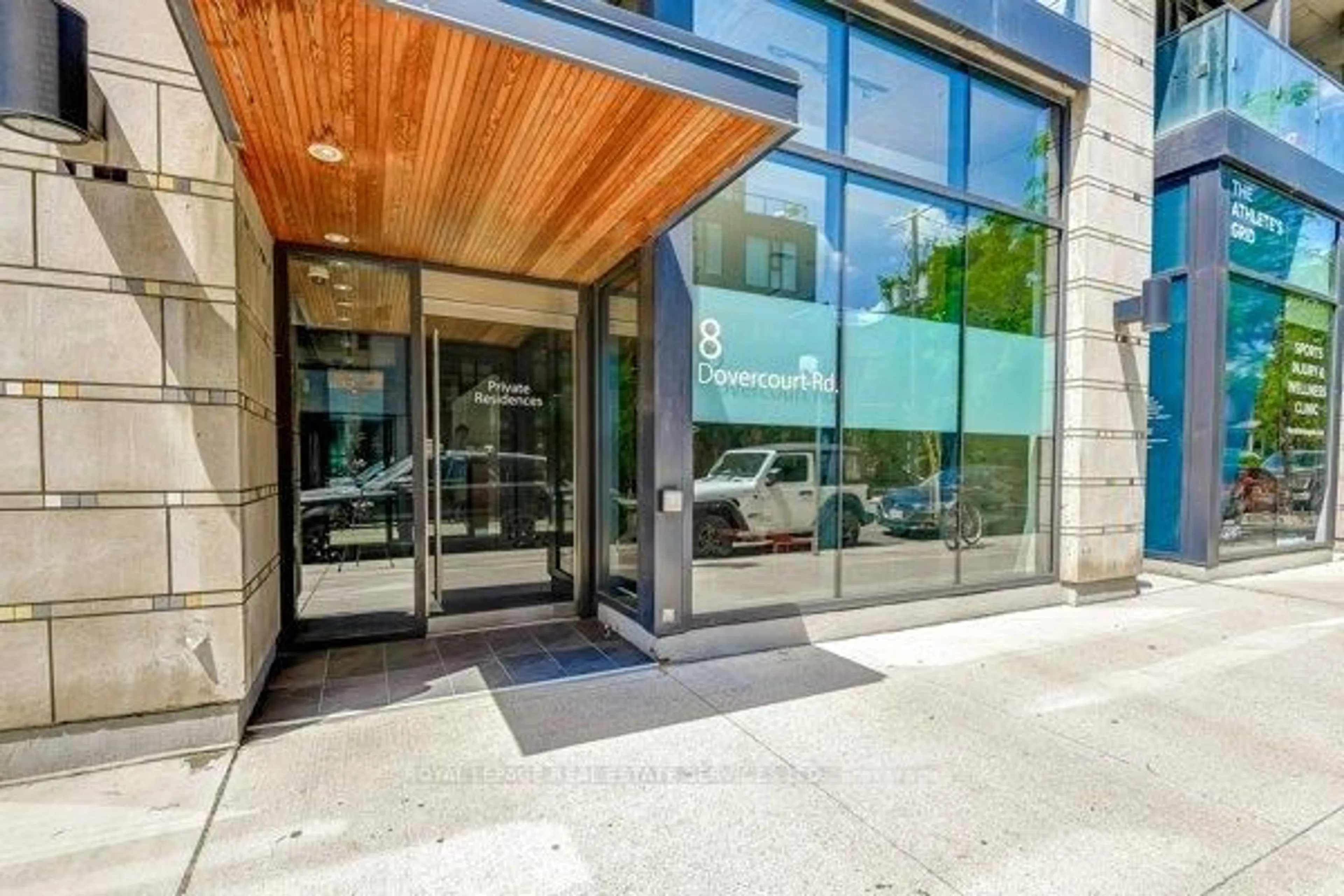 Indoor foyer for 8 Dovercourt Rd #205, Toronto Ontario M6J 0B6