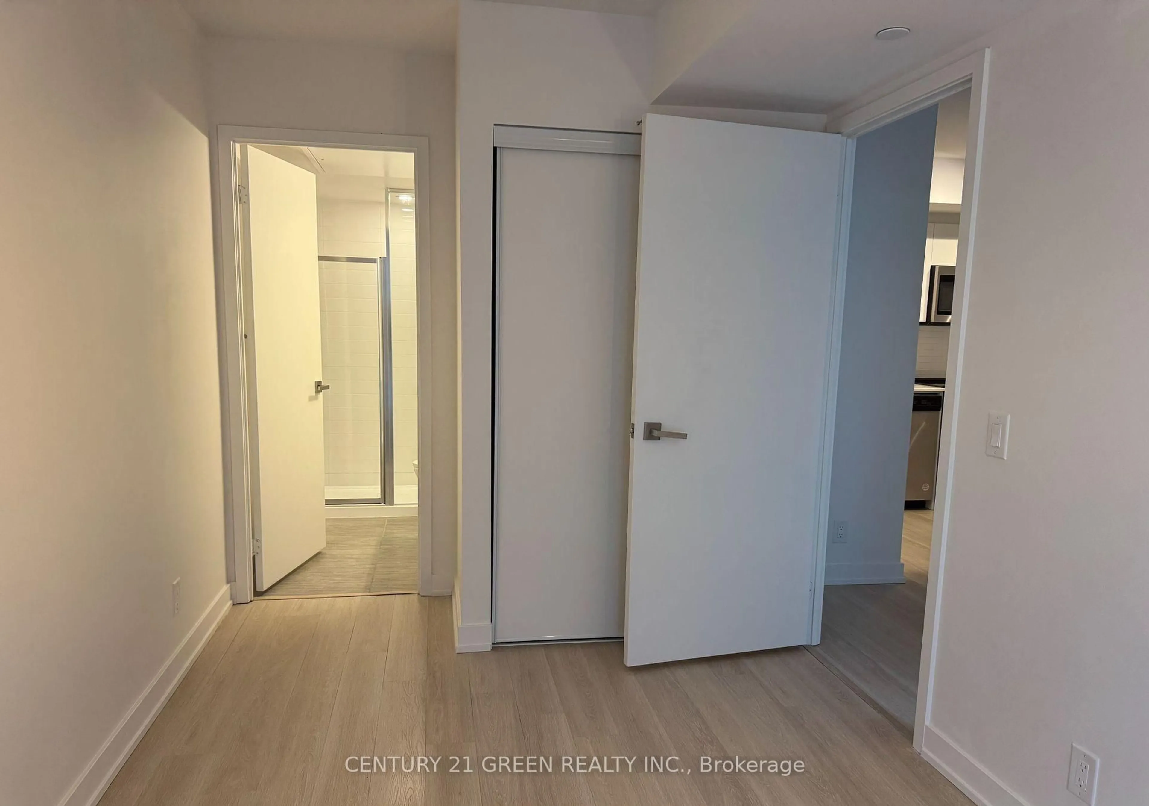 Unknown for 30 Tretti Way #502, Toronto Ontario M3H 0E3