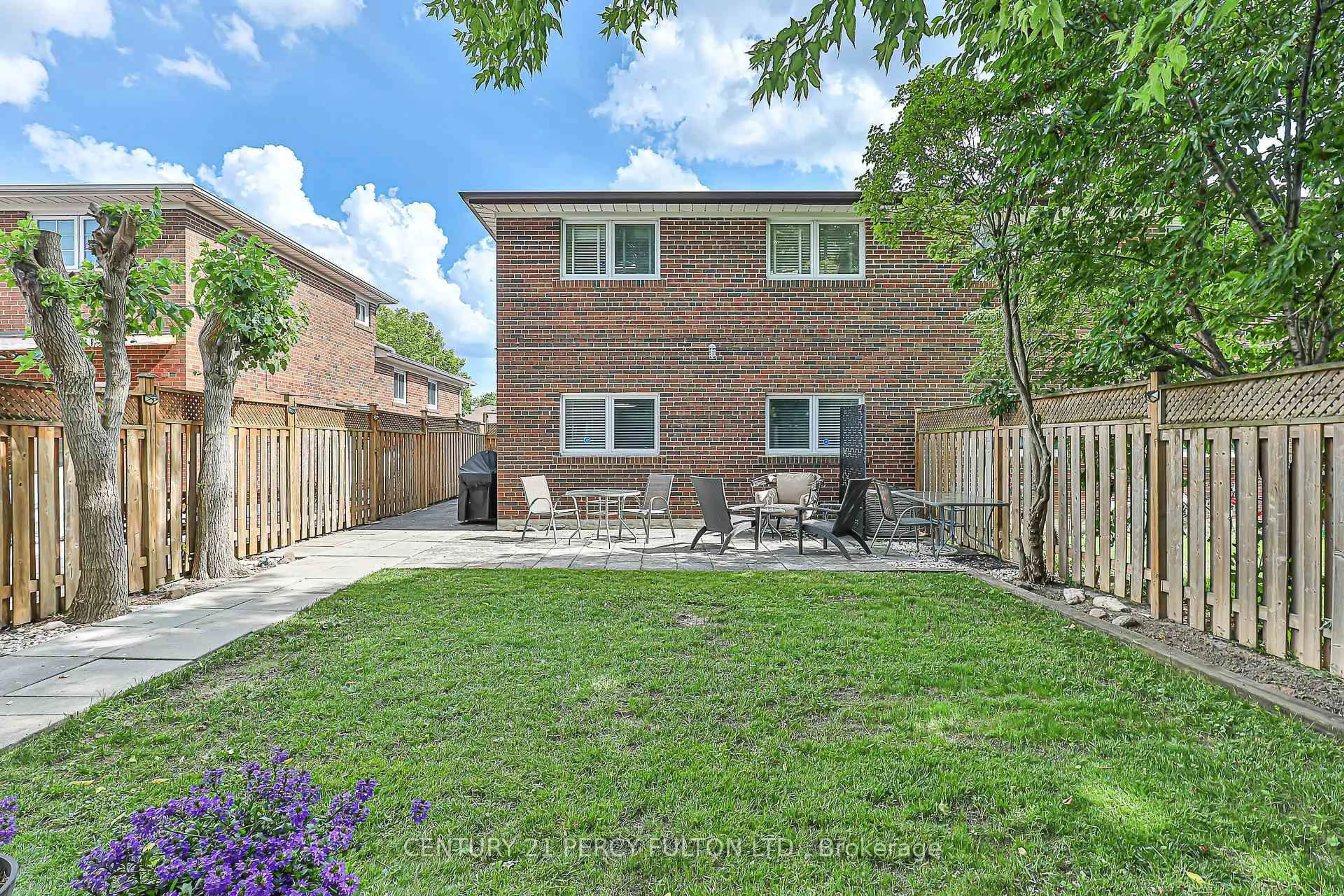 Patio, street for 14 Painswick Cres, Toronto Ontario M2J 3M6