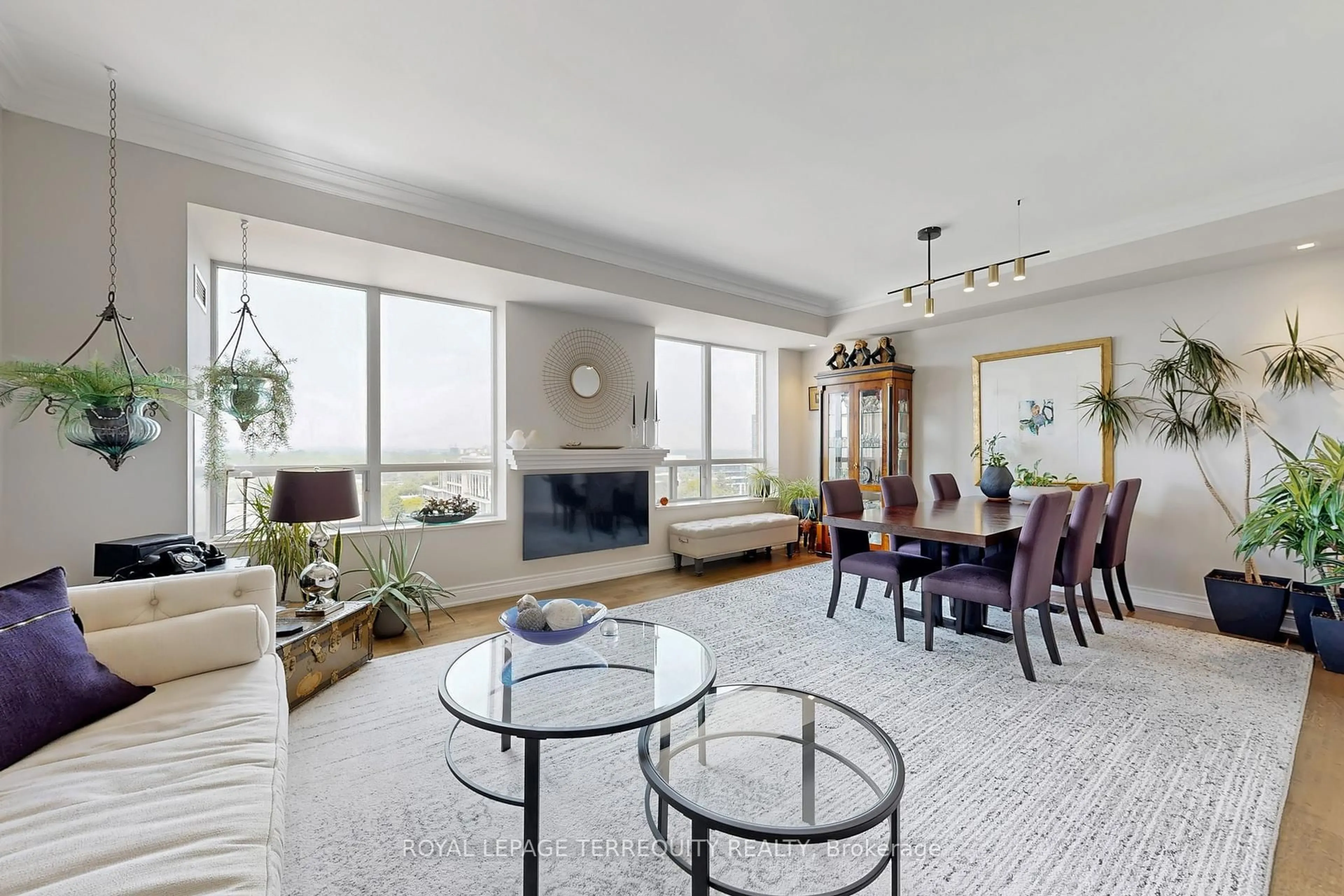 Living room with furniture, unknown for 2 Clairtrell Rd #Lph1, Toronto Ontario M2N 7H5