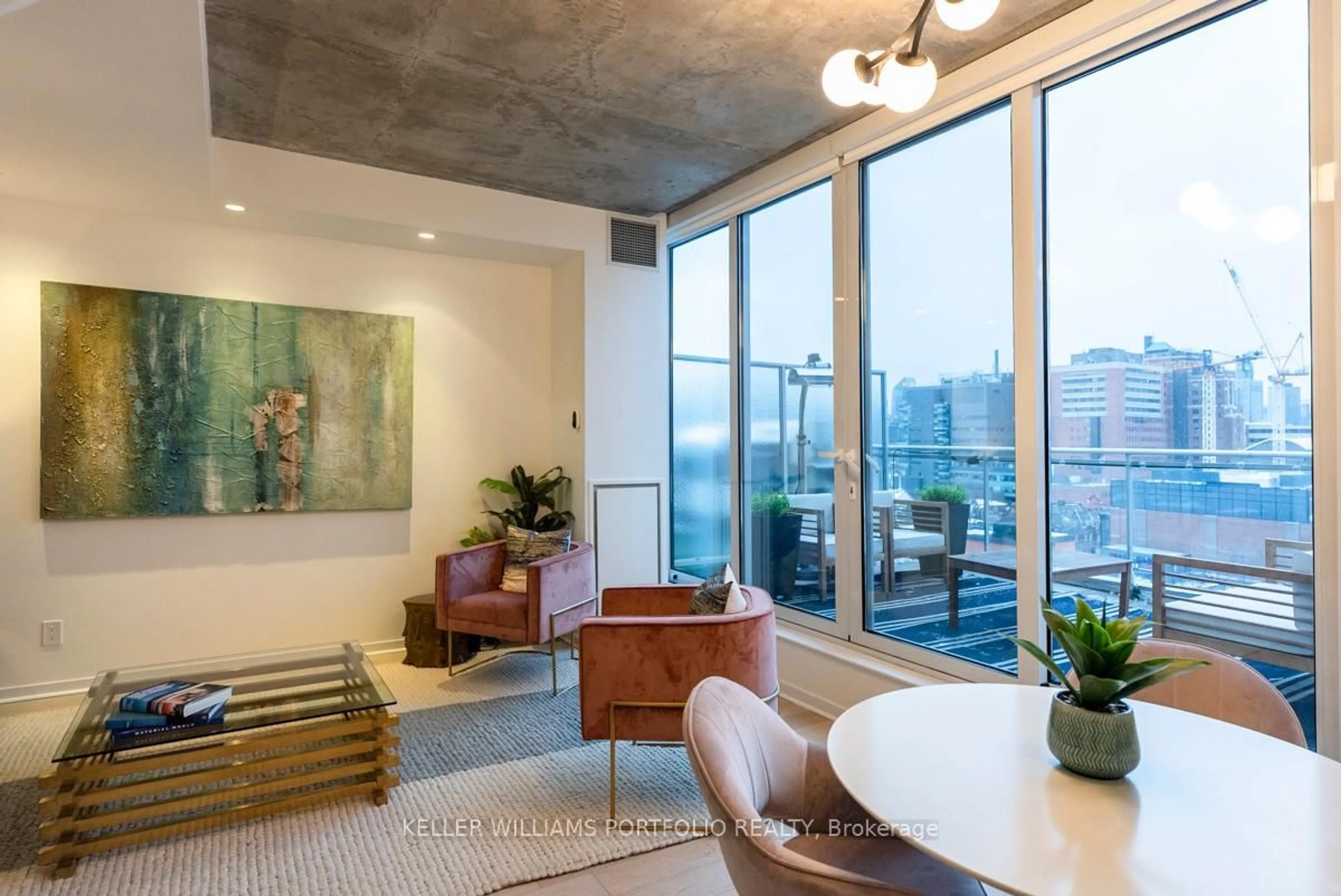 Unknown for 301 Markham St #806, Toronto Ontario M6J 3X2