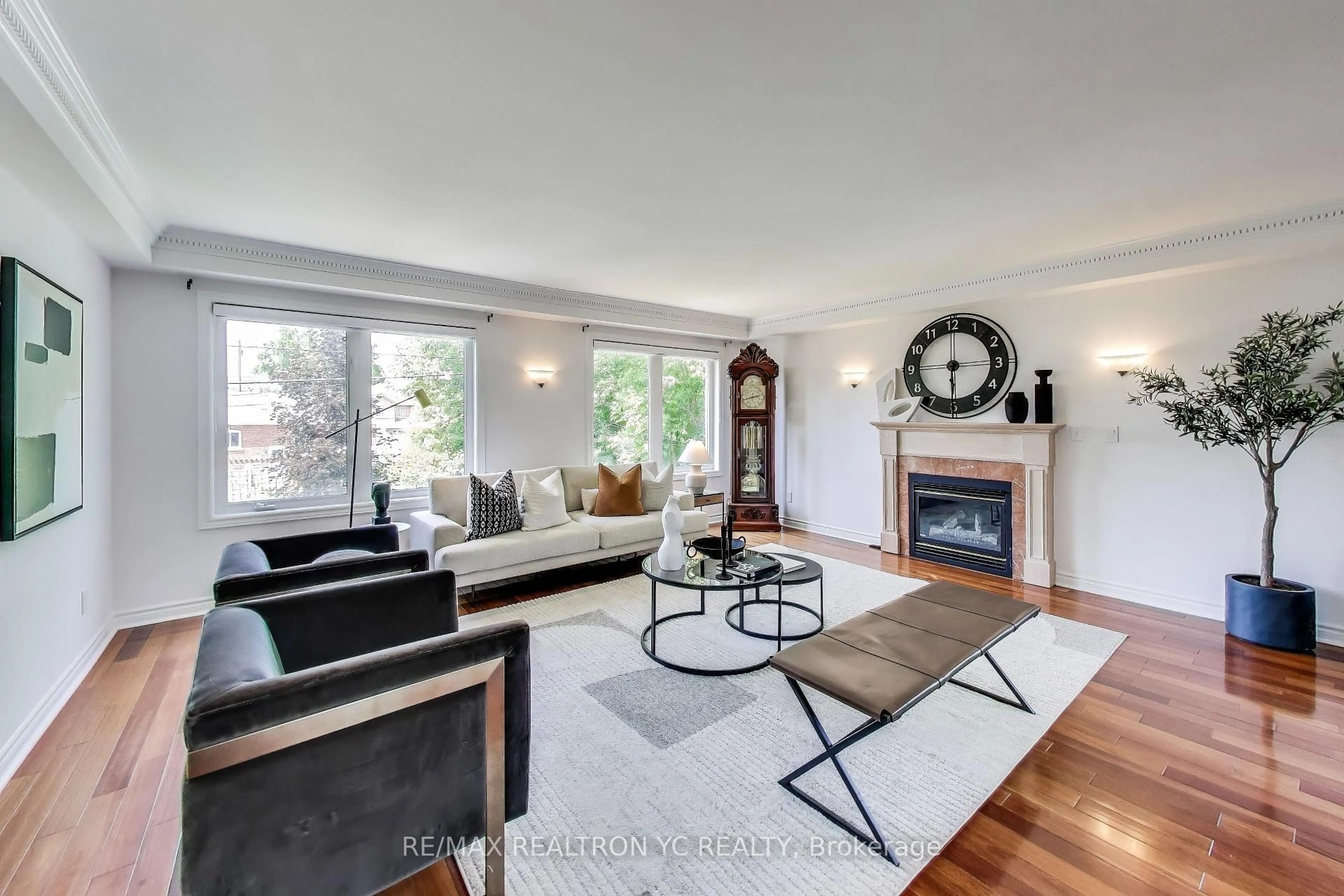 Living room with furniture, unknown for 162B Finch Ave, Toronto Ontario M2N 4R9