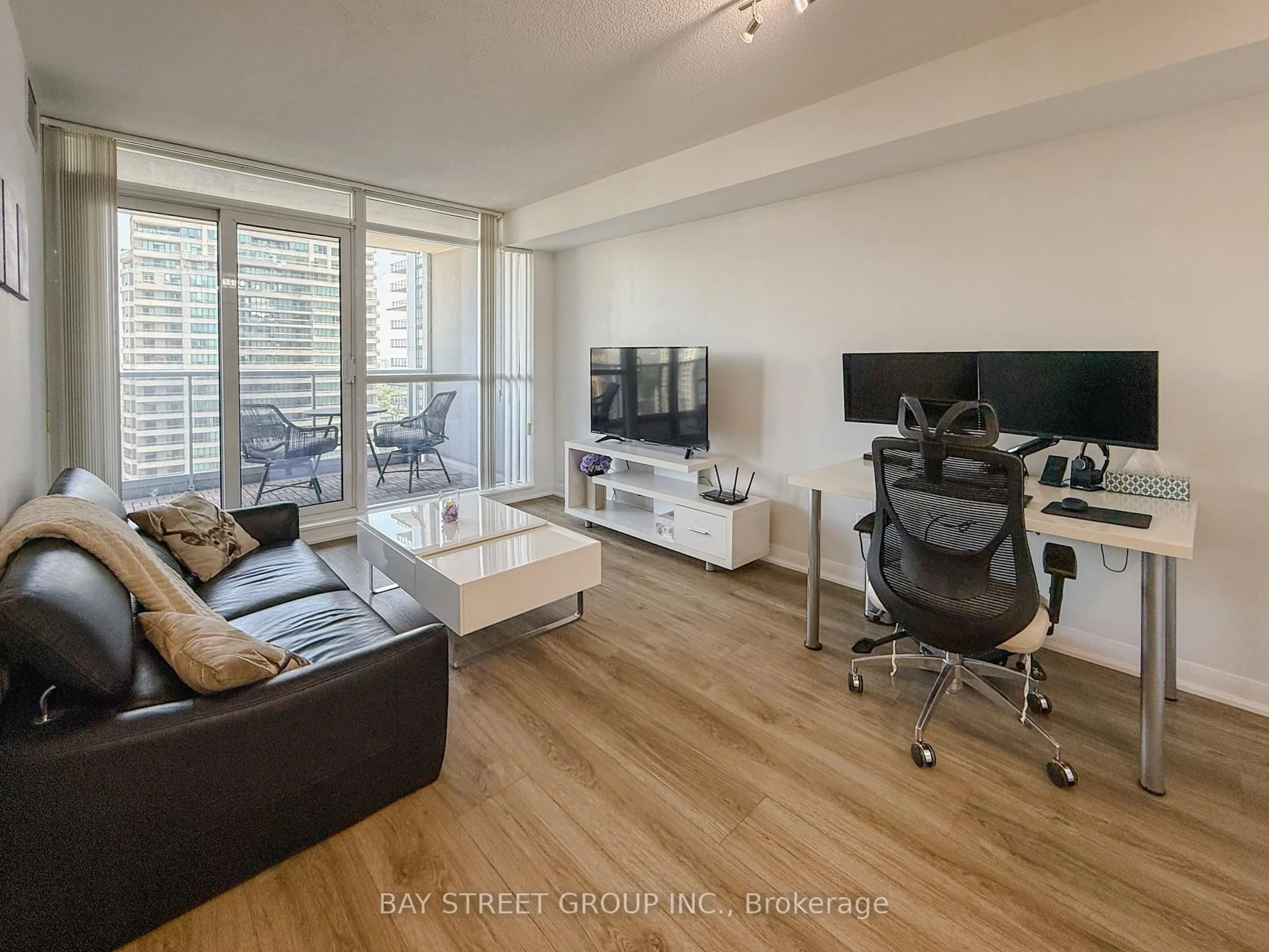 Living room with furniture, unknown for 4968 Yonge St #3107, Toronto Ontario M2N 7G9