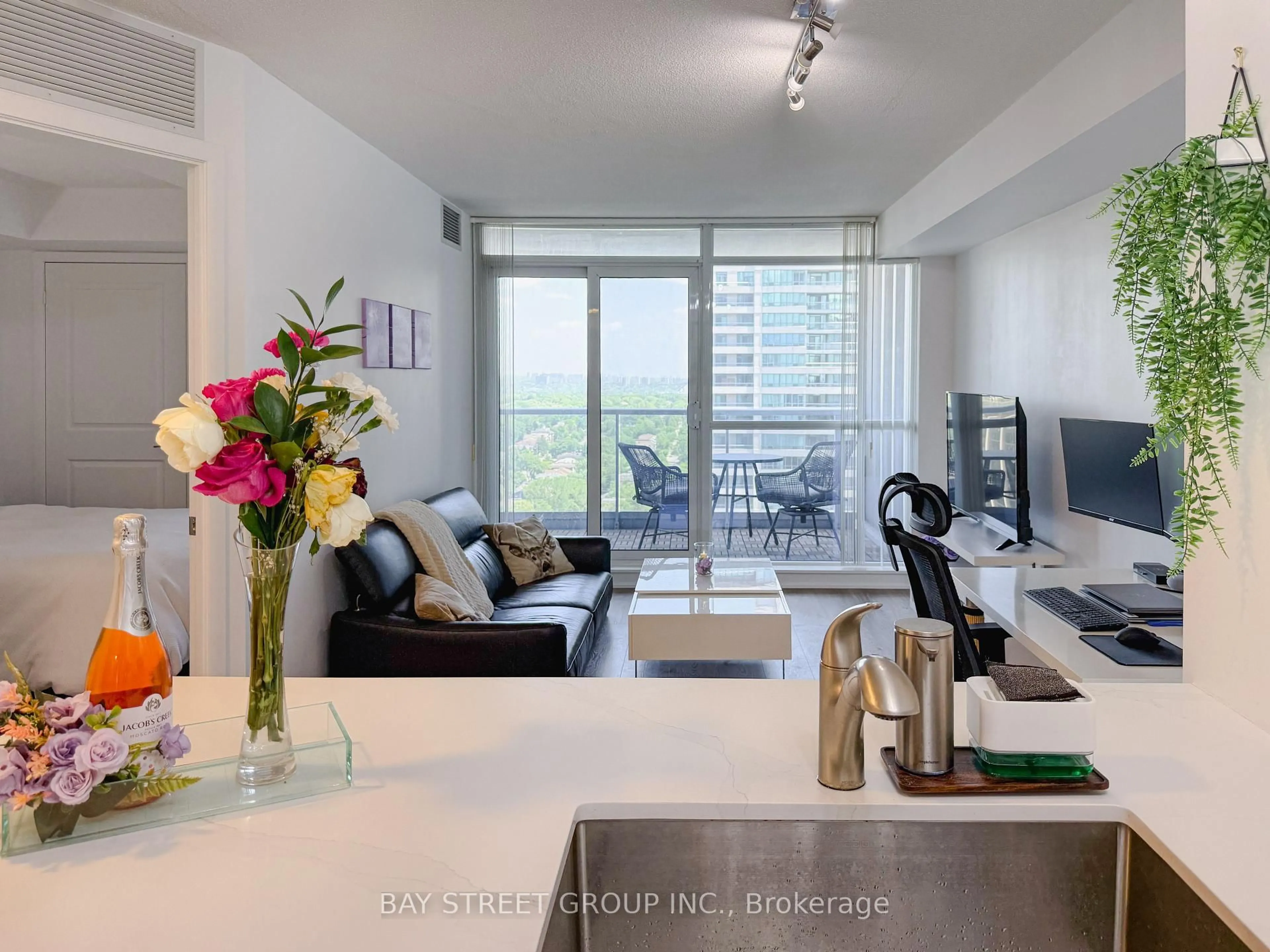 Living room with furniture, unknown for 4968 Yonge St #3107, Toronto Ontario M2N 7G9