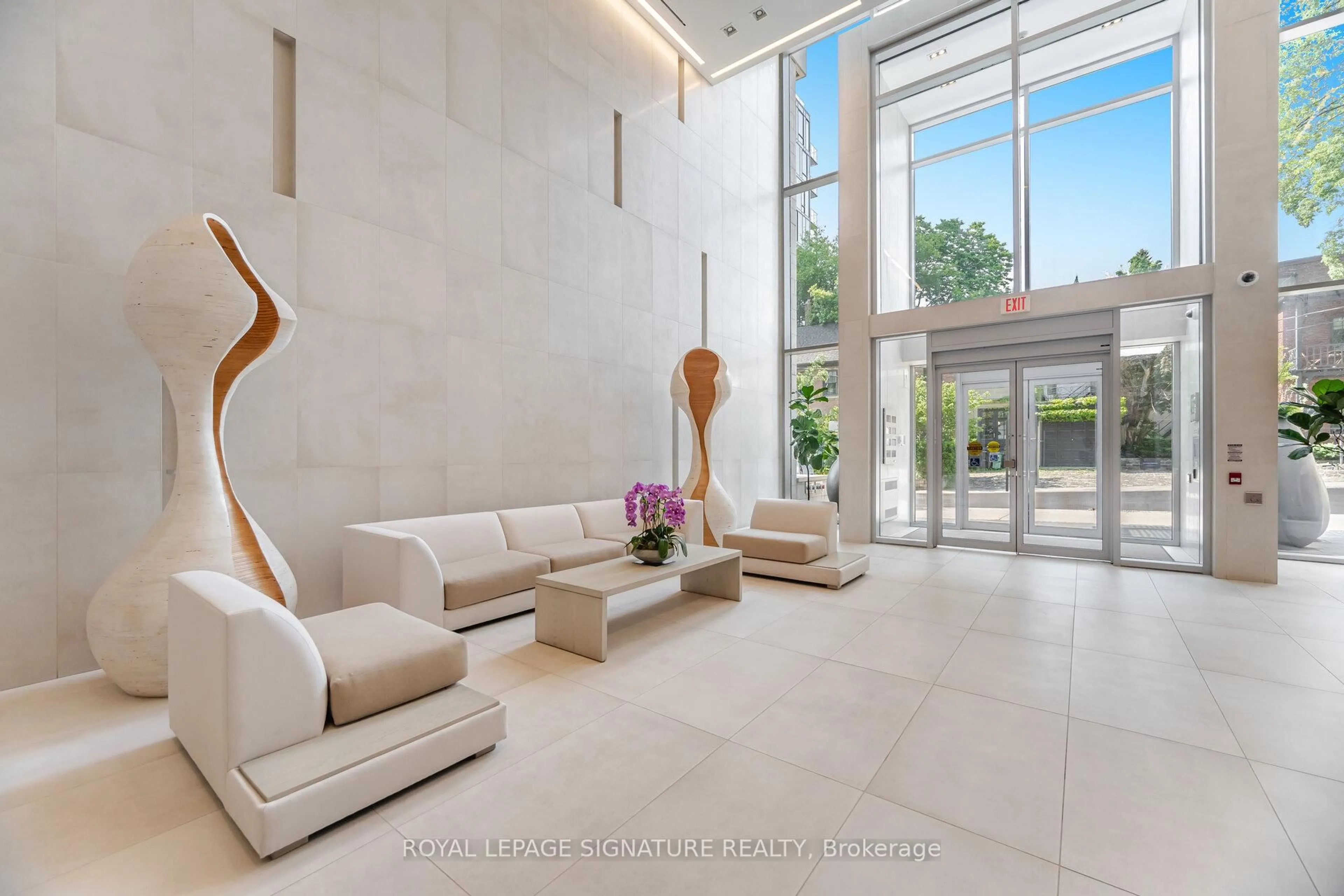 Lobby for 170 Avenue Rd #810, Toronto Ontario M5R 0A4