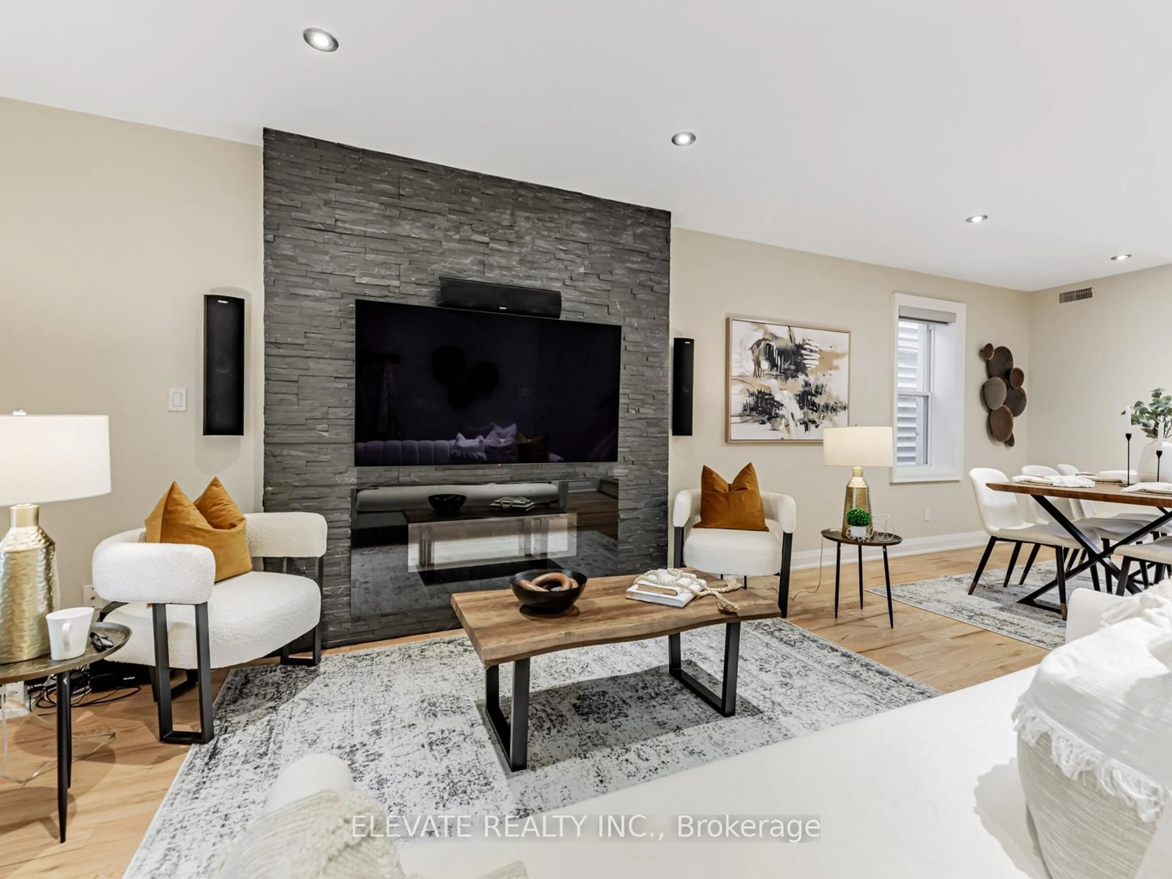 Living room with furniture, unknown for 448 Montrose Ave, Toronto Ontario M6G 3H1