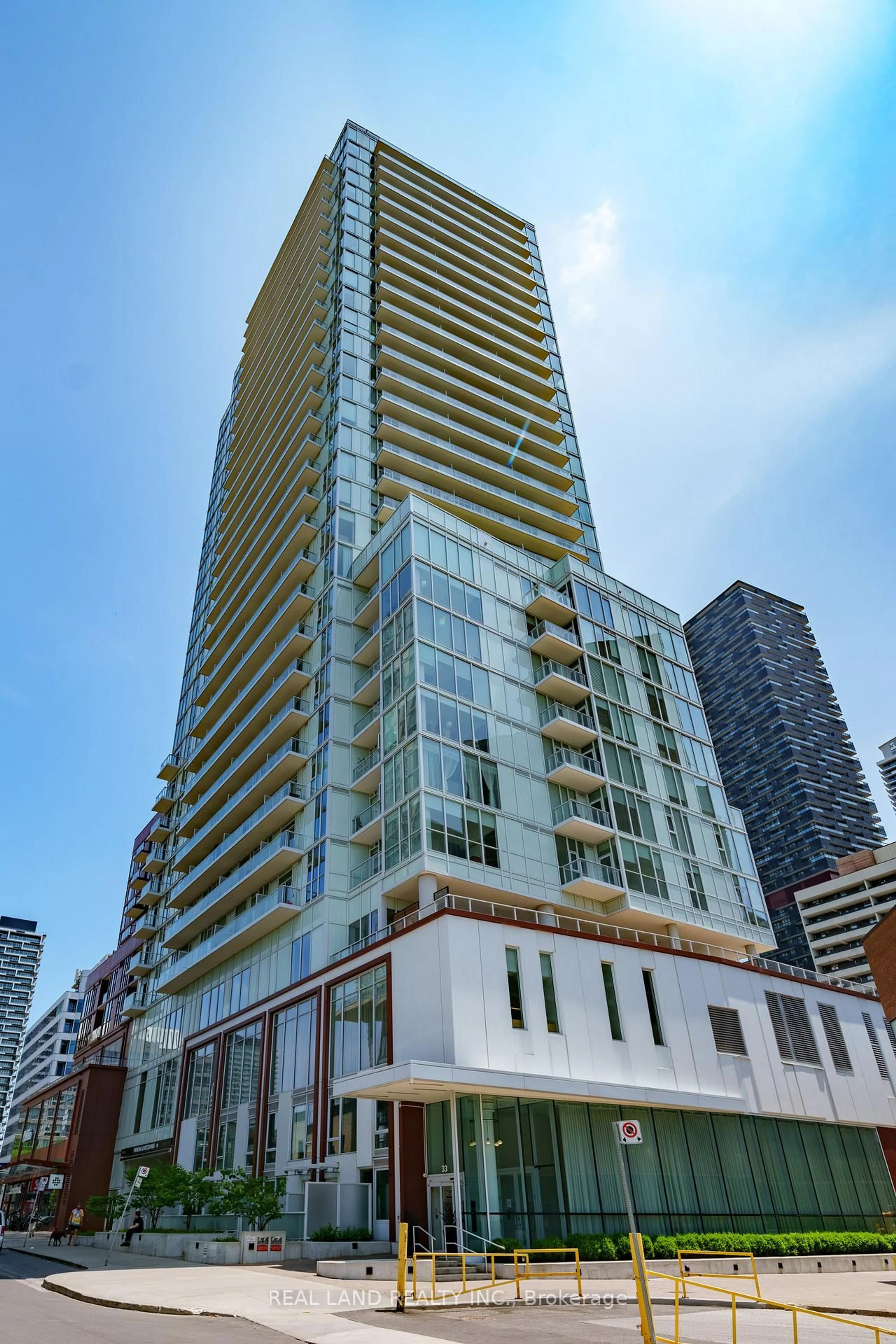 Unknown for 33 Helendale Ave #814, Toronto Ontario M4R 0A4