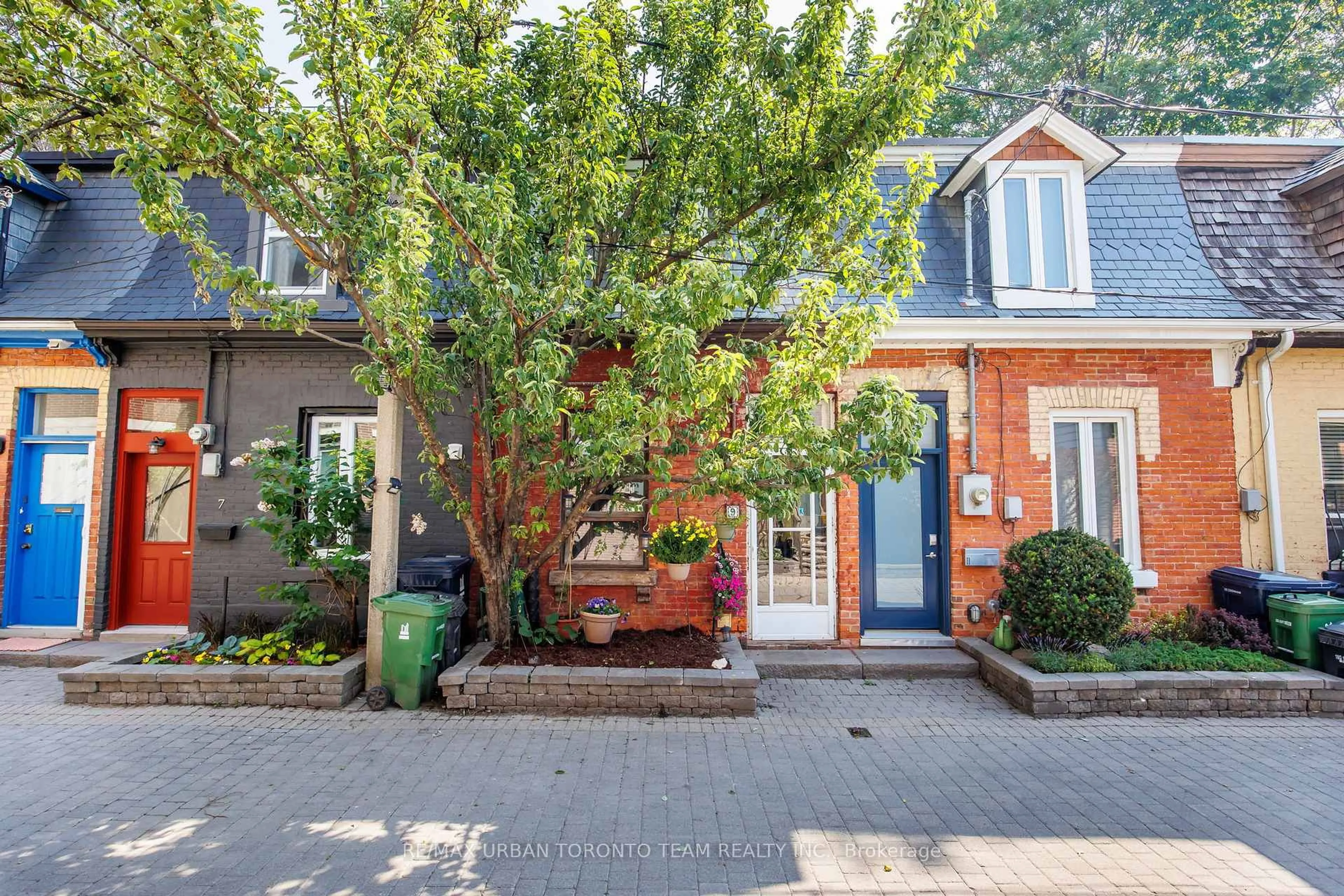 Home with brick exterior material, street for 9 Percy St, Toronto Ontario M5A 3M7