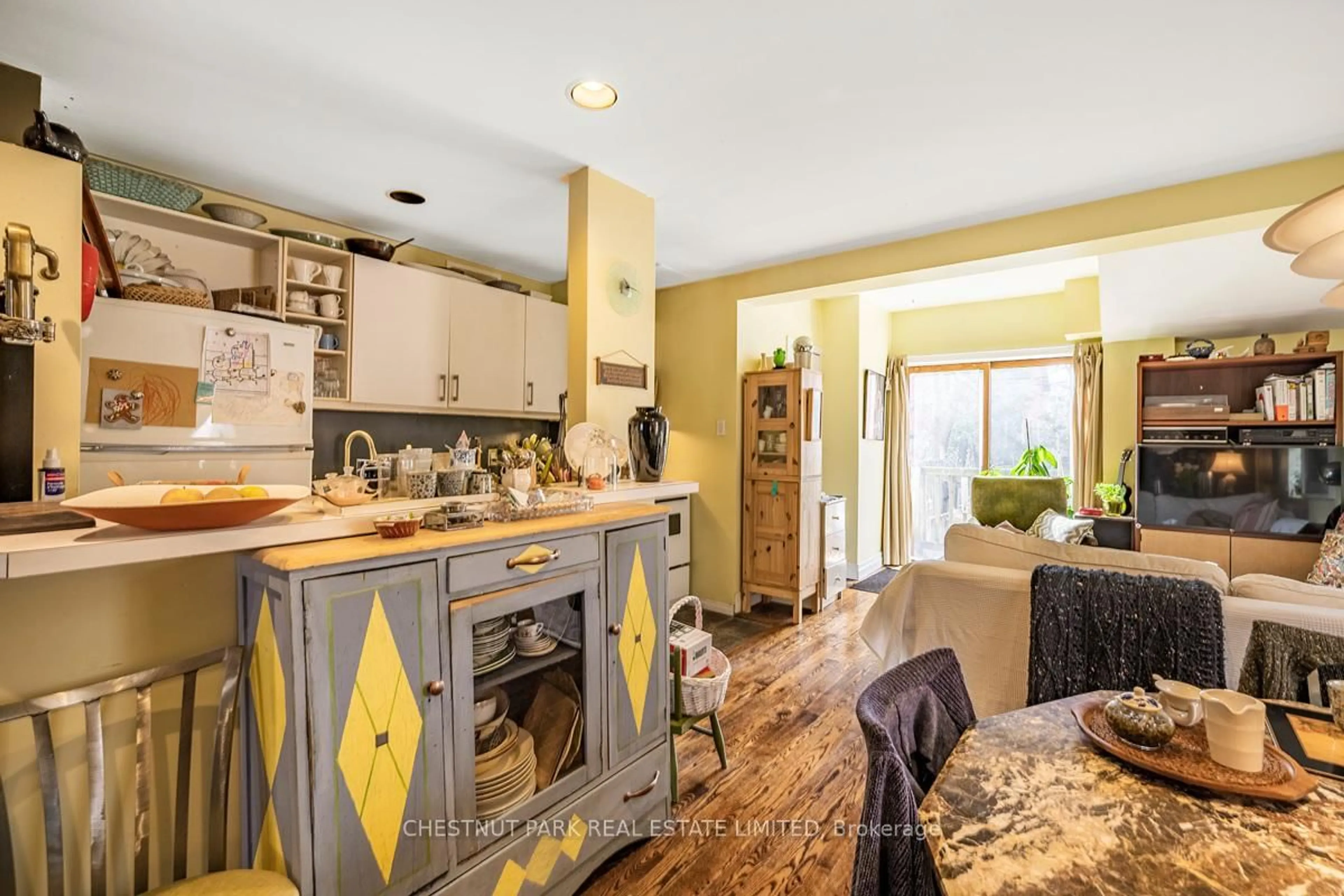Open concept kitchen, unknown for 657 Davenport Rd, Toronto Ontario M5R 1L3