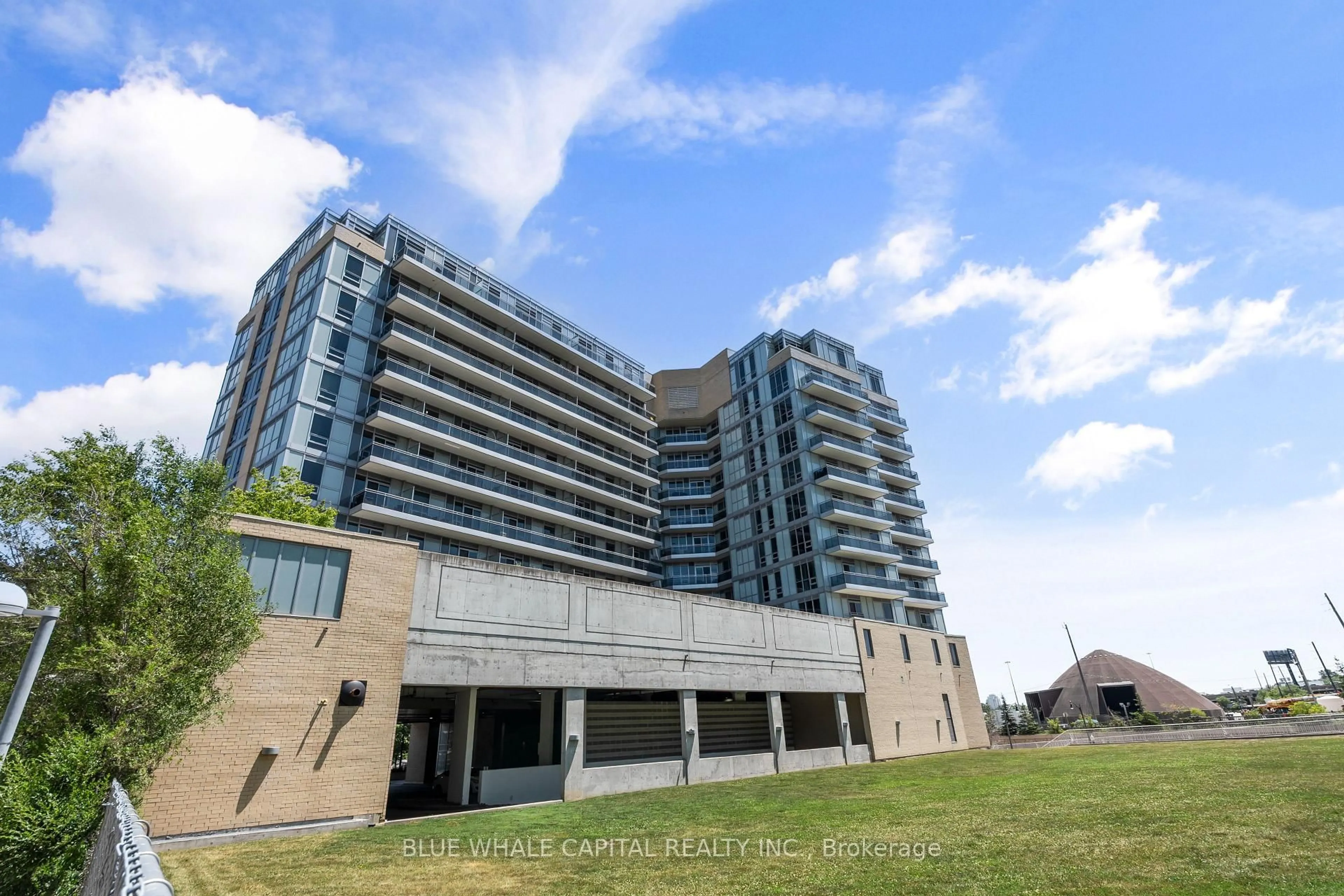 A pic from outside/outdoor area/front of a property/back of a property/a pic from drone, building for 2756 Old Leslie St #520, Toronto Ontario M2K 0E2