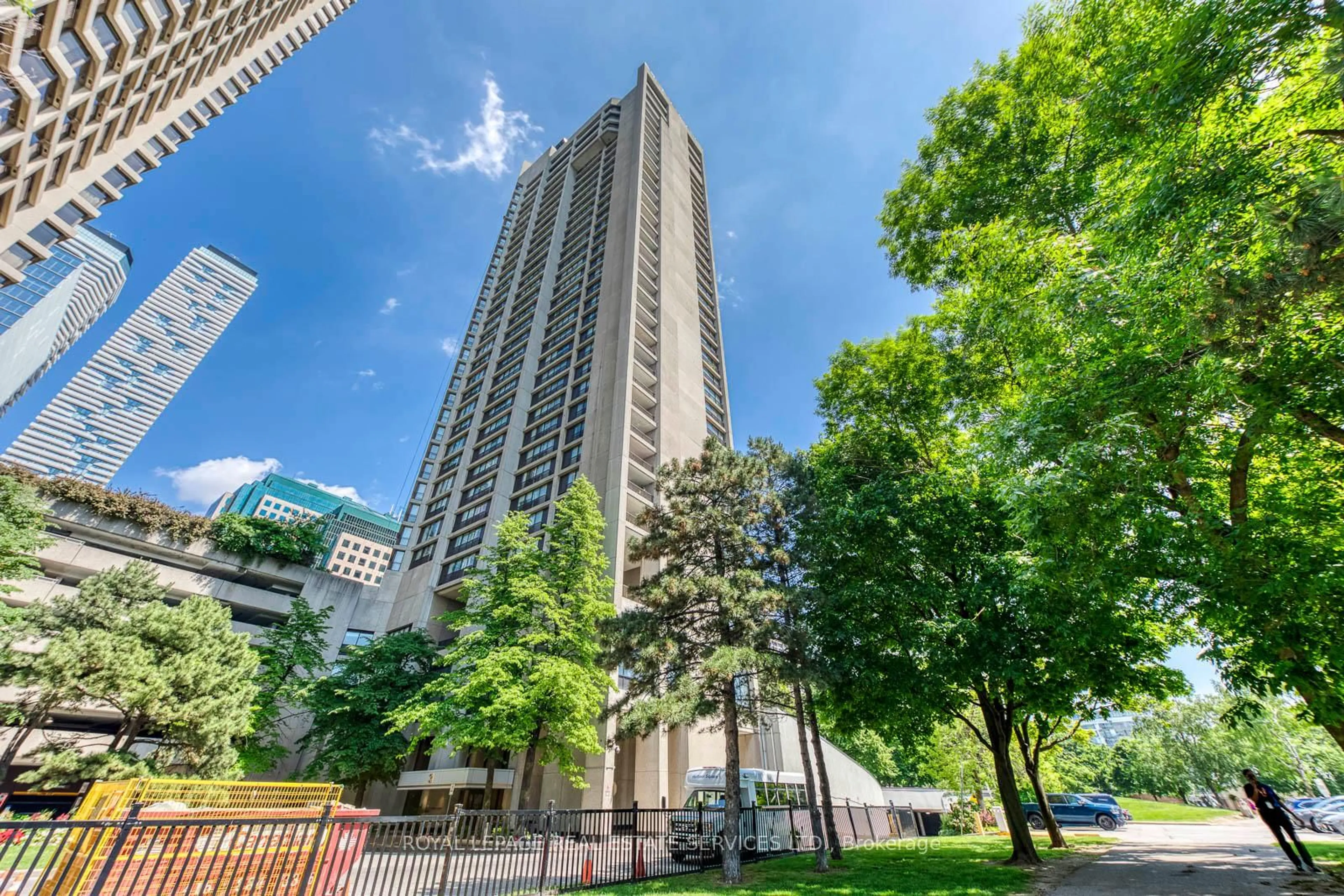 Patio, unknown for 33 Harbour Sq #1032, Toronto Ontario M5J 2G2
