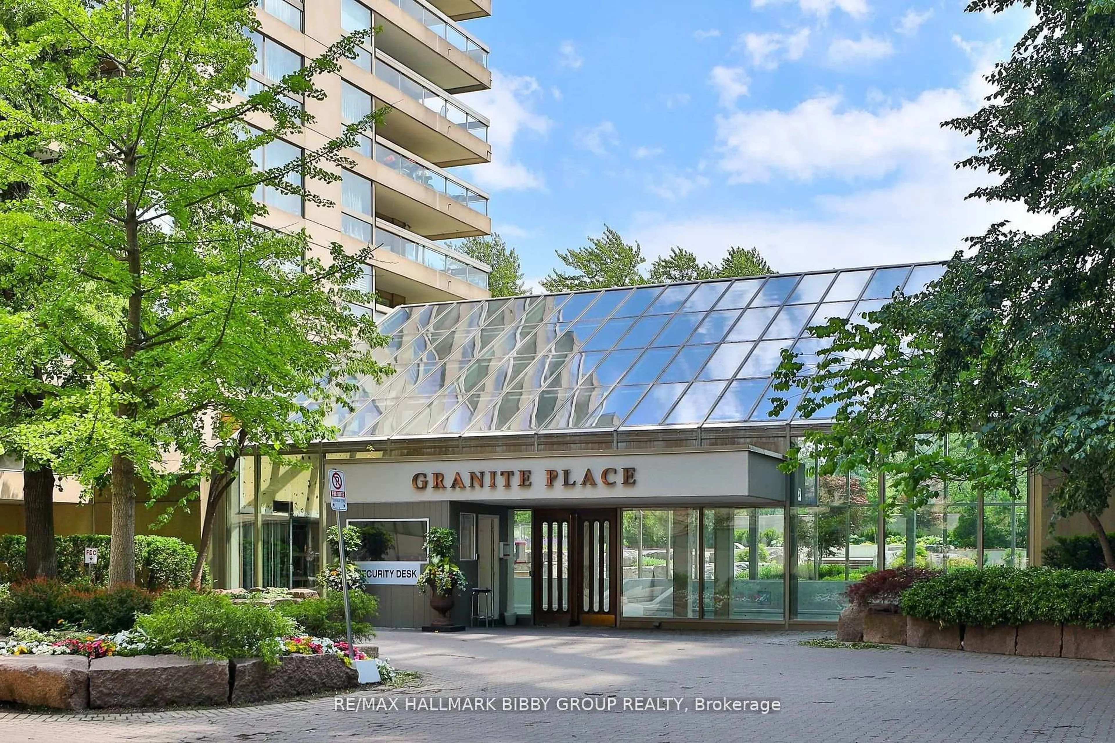 Indoor foyer for 61 St Clair Ave #206, Toronto Ontario M4V 2Y8