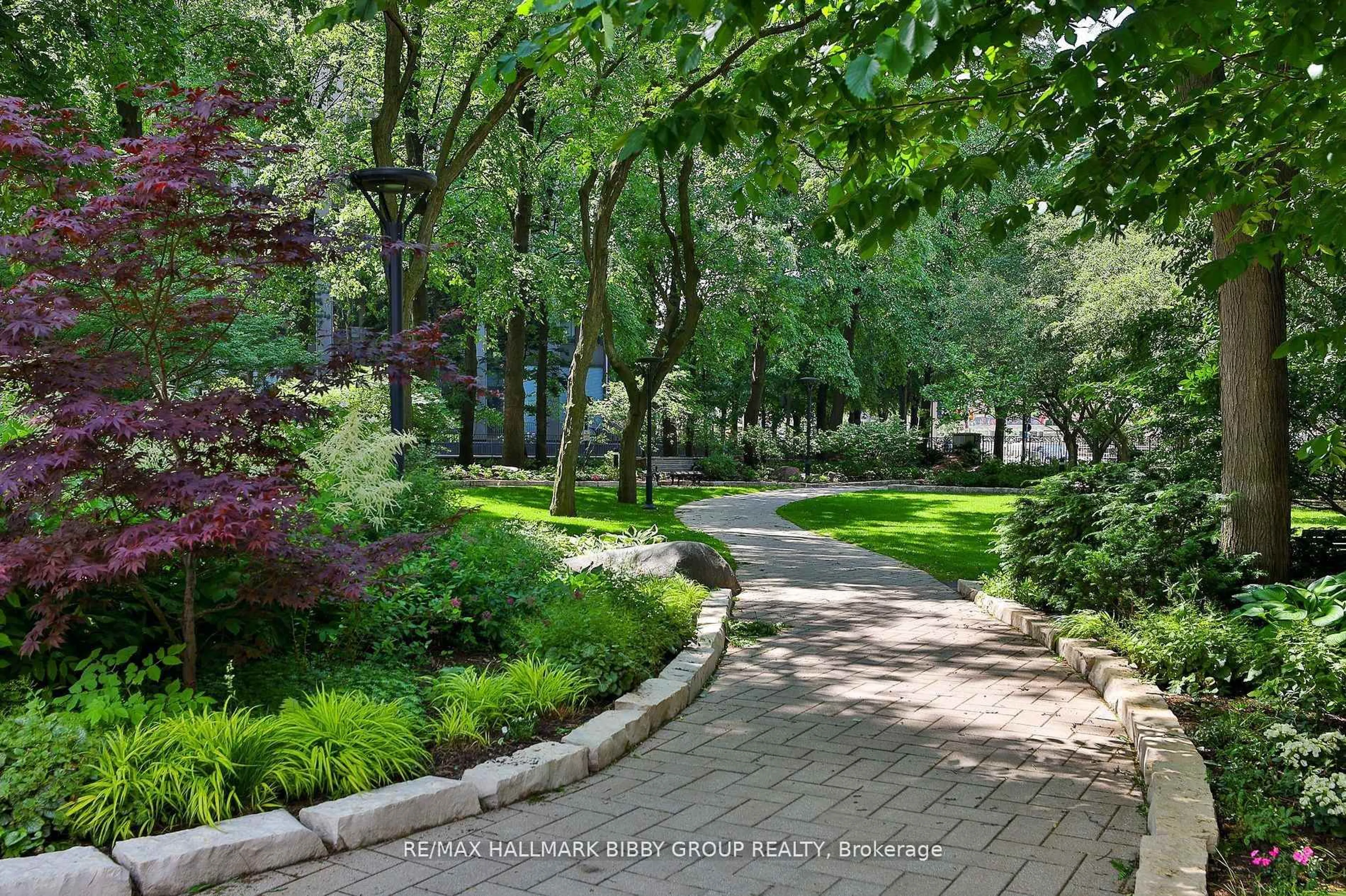 Patio, street for 61 St Clair Ave #206, Toronto Ontario M4V 2Y8