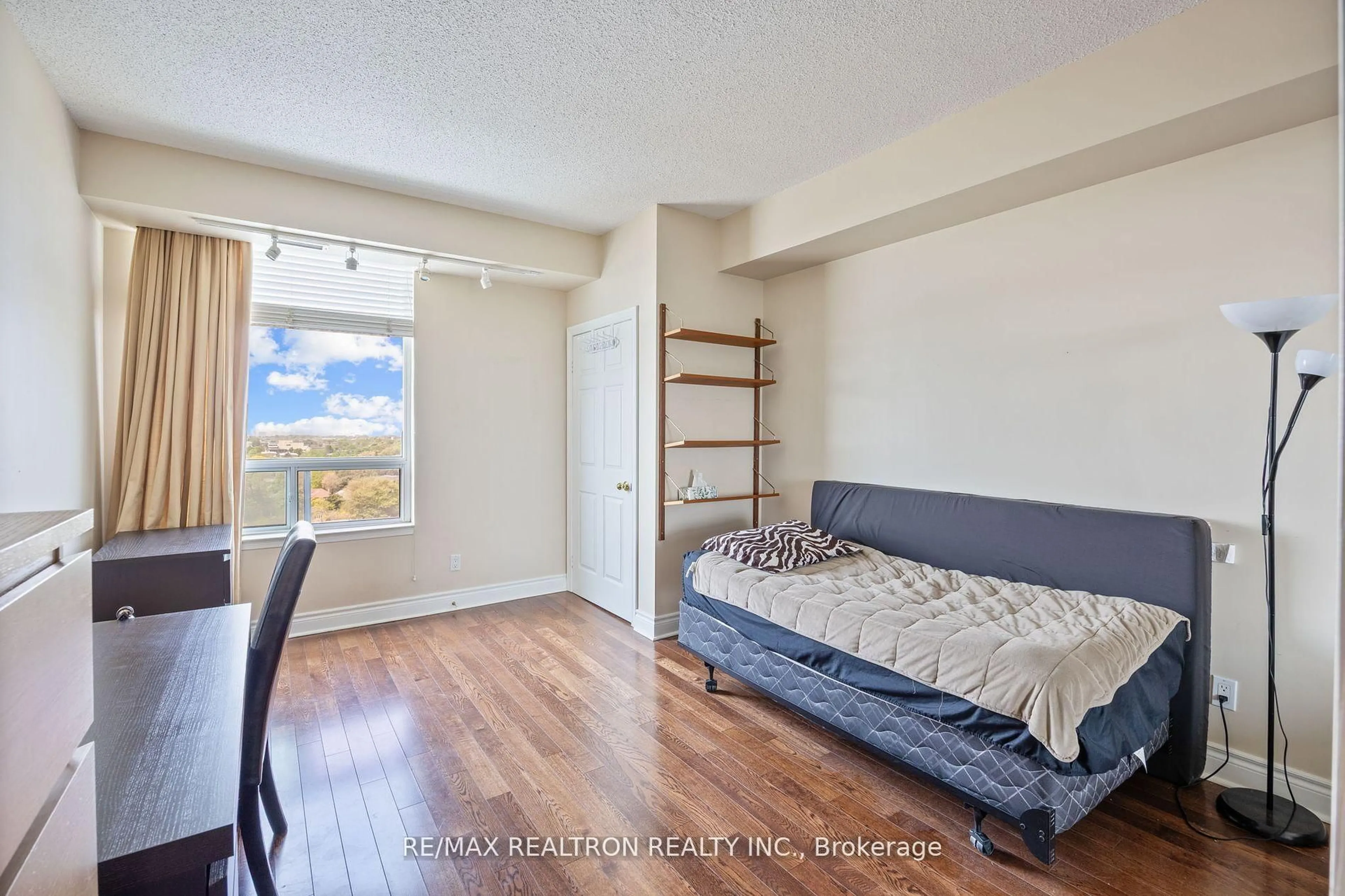 Unknown for 8 Covington Rd #PH203, Toronto Ontario M6A 3E5