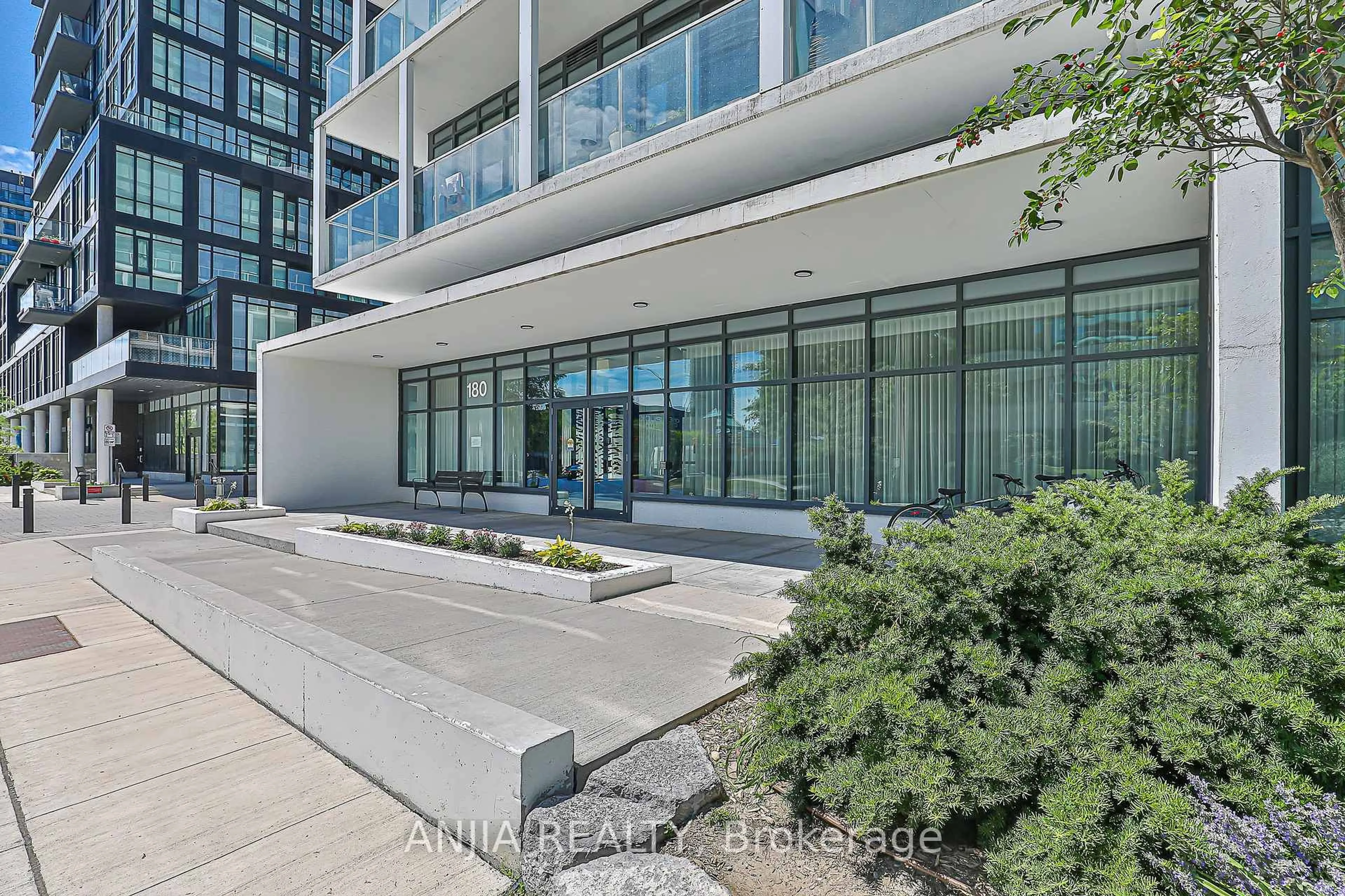 Indoor foyer for 180 Fairview Mall Dr #1603, Toronto Ontario M2J 4T1