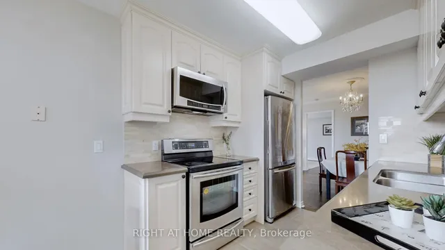 Additional image 25 of 18 Parkview Ave Unit 906