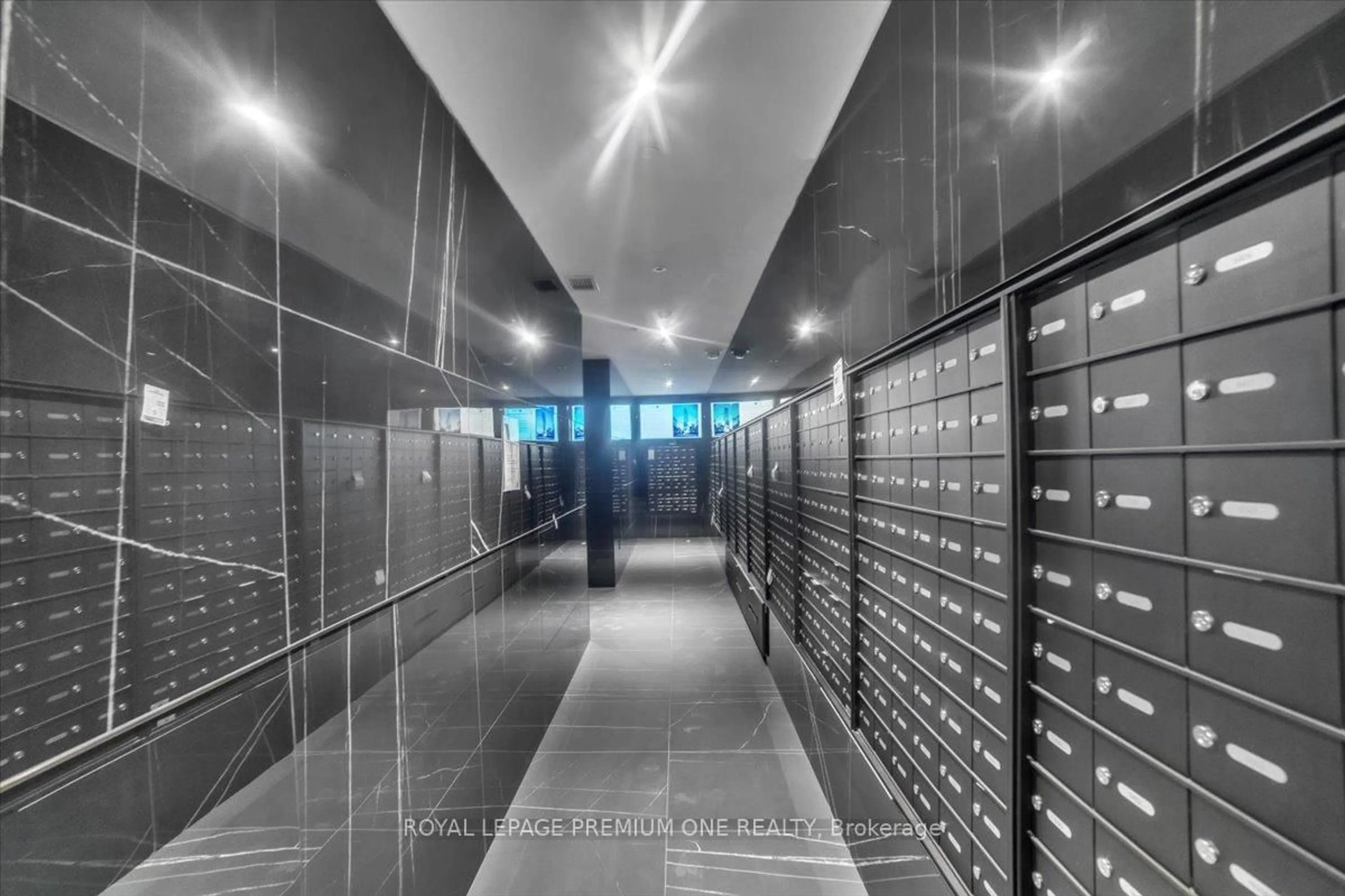 Indoor foyer for 11 Yorkville Ave #6007, Toronto Ontario M4W 1L2