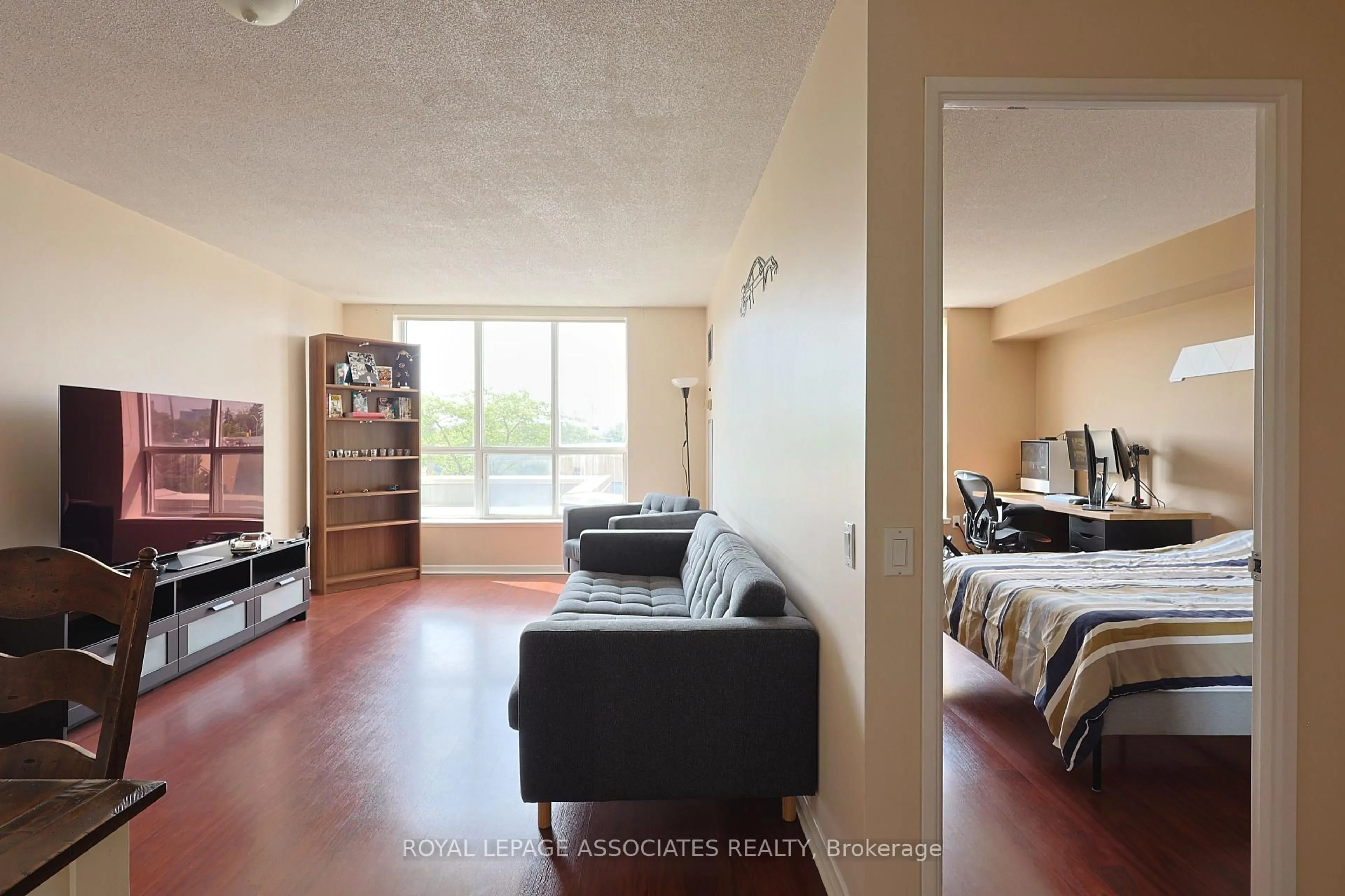 Unknown for 21 Overlea Blvd #208, Toronto Ontario M4H 1P2