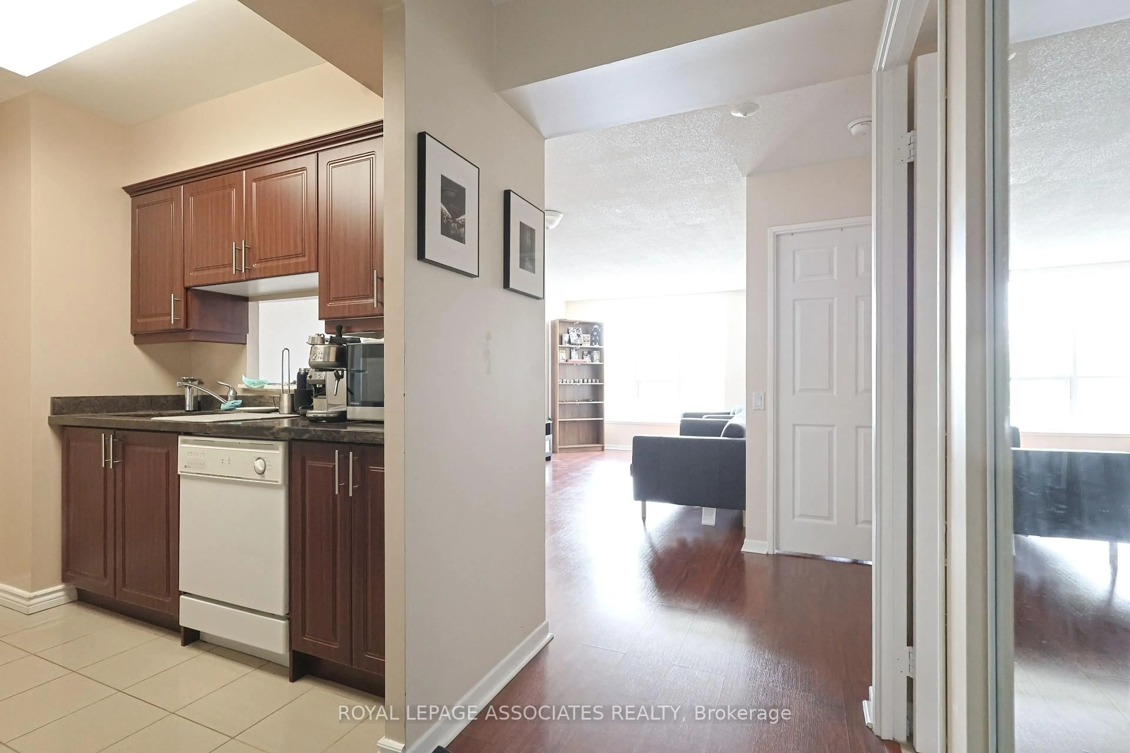 Unknown for 21 Overlea Blvd #208, Toronto Ontario M4H 1P2