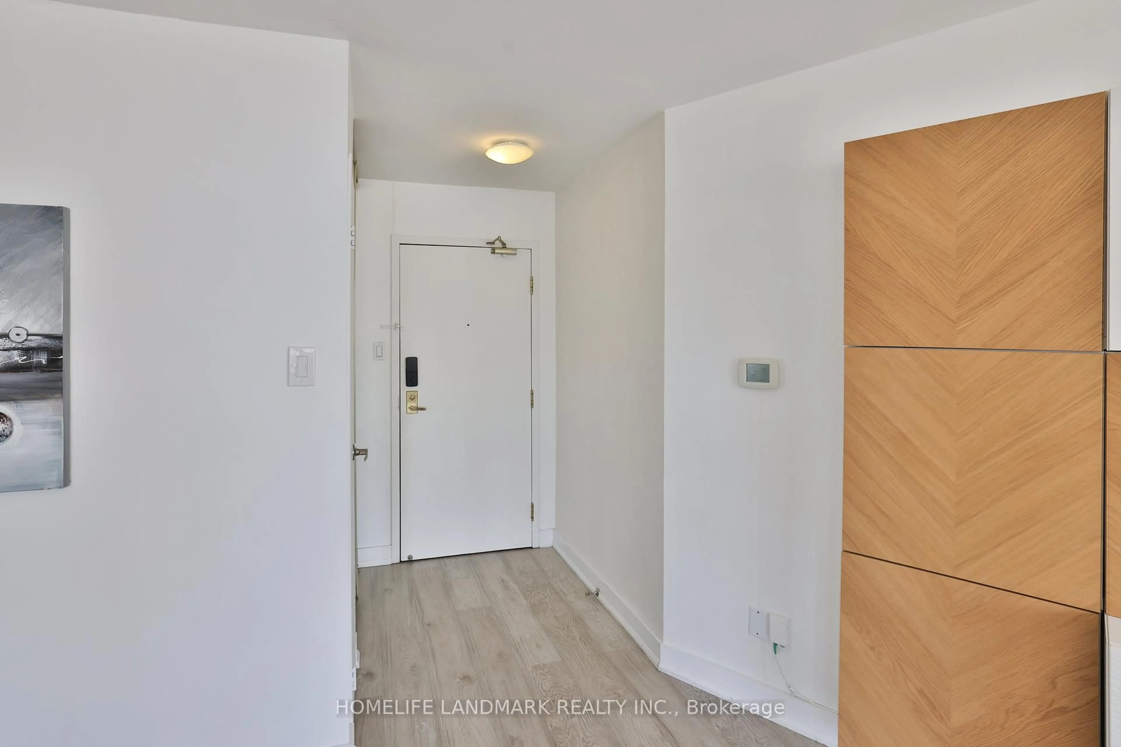 Indoor entryway for 260 Queens Quay #3005, Toronto Ontario M5J 2N3