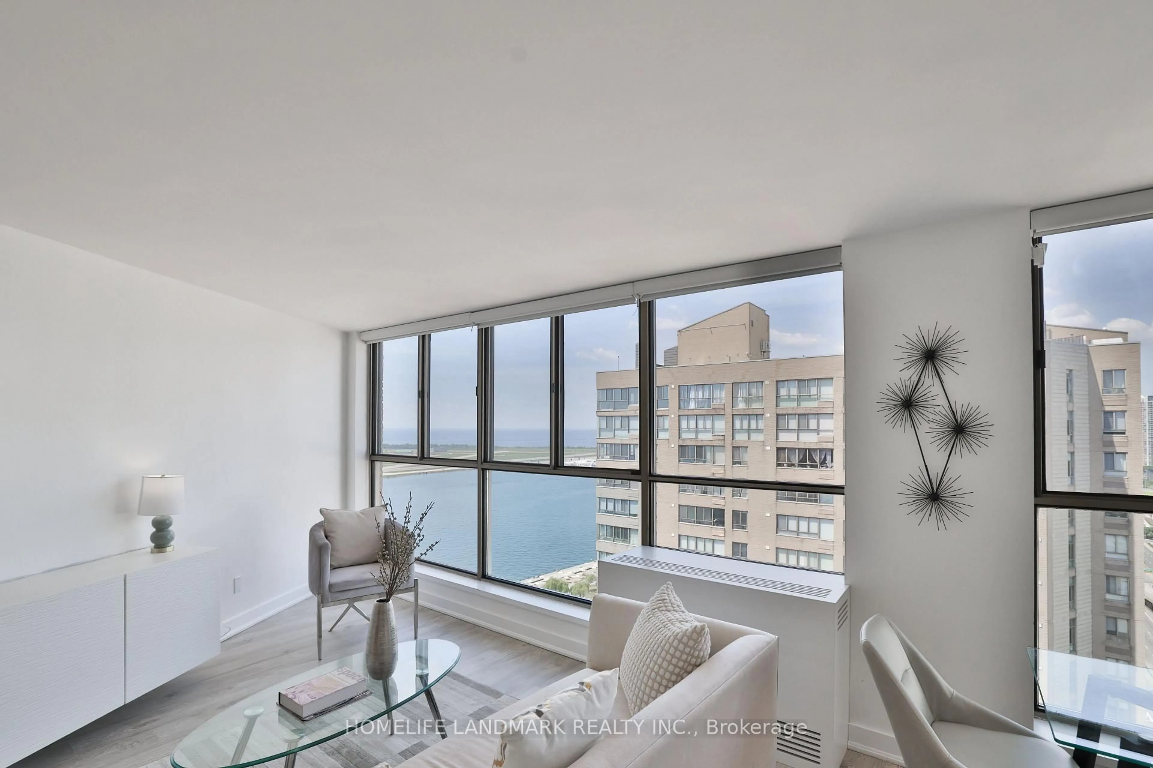 A pic of a room for 260 Queens Quay #3005, Toronto Ontario M5J 2N3