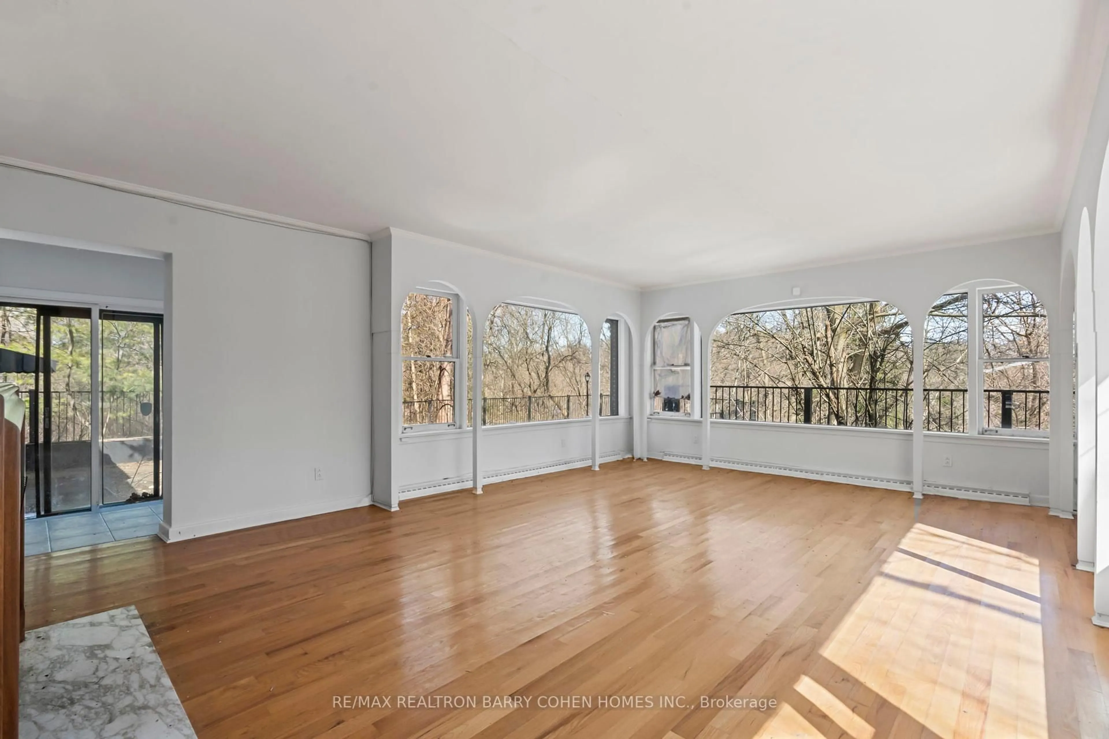 A pic of a room for 44 The Bridle Path, Toronto Ontario M2L 1C8