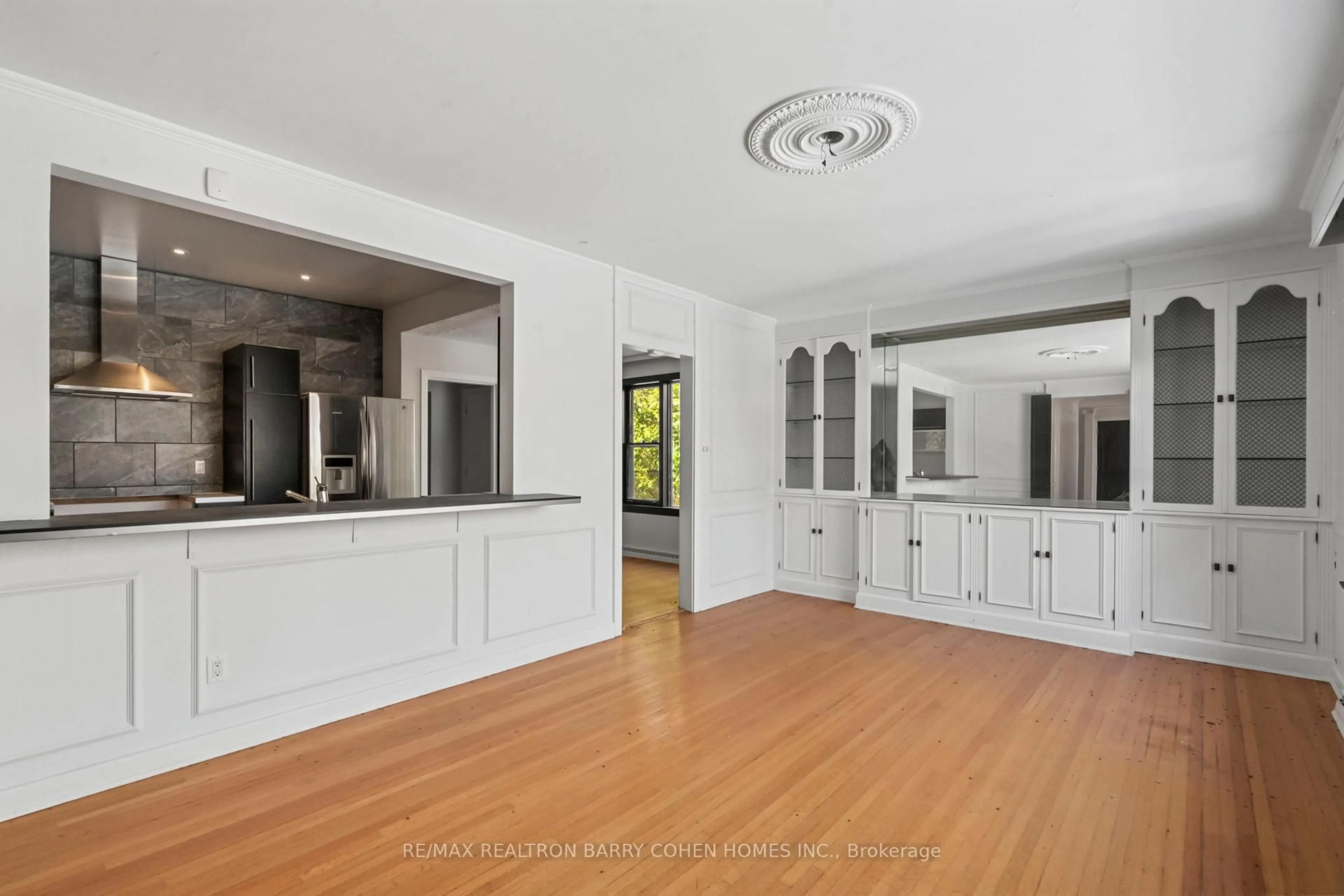 Open concept kitchen, unknown for 44 The Bridle Path, Toronto Ontario M2L 1C8