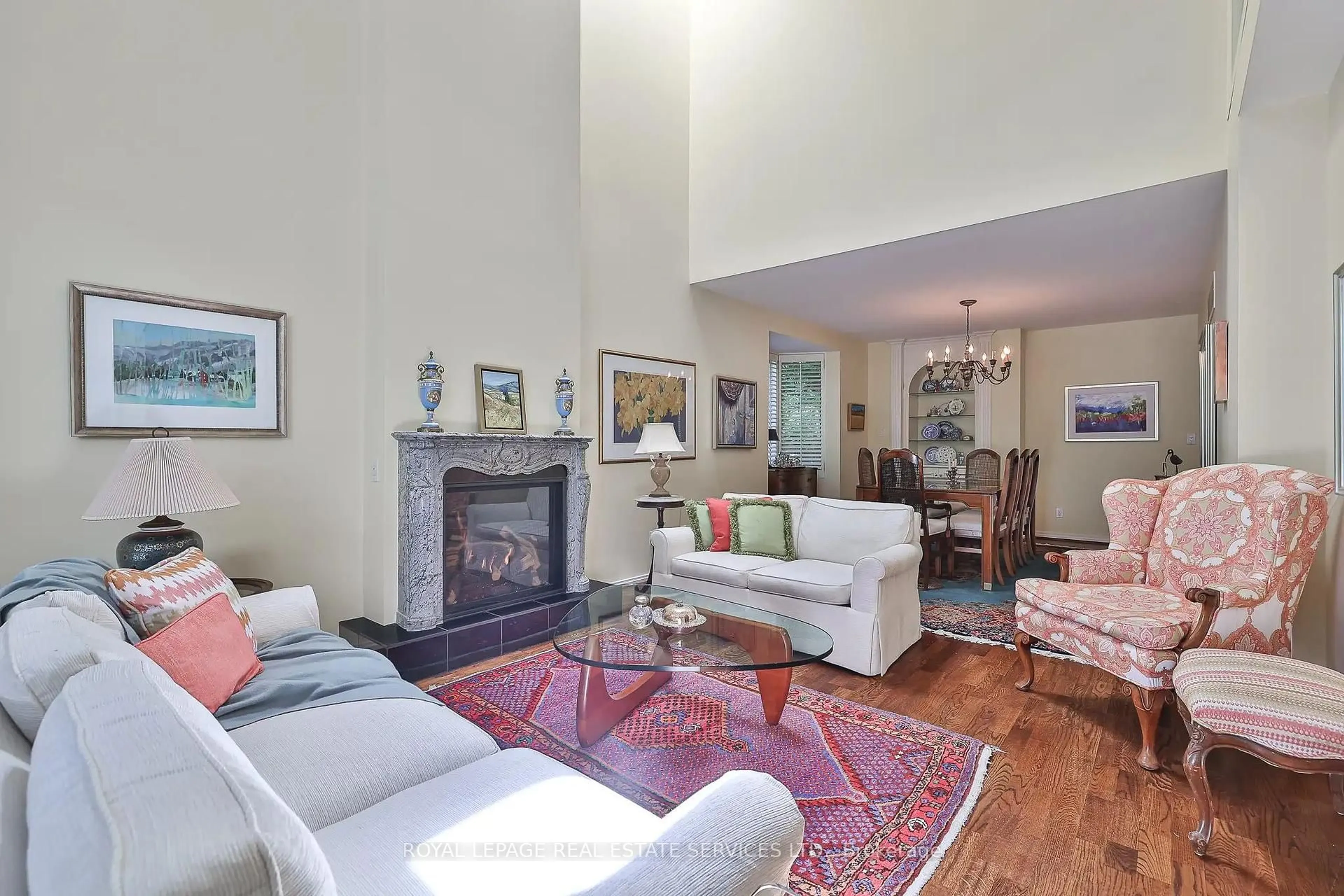 Living room with furniture, unknown for 29 Lonsdale Rd, Toronto Ontario M4V 1W4