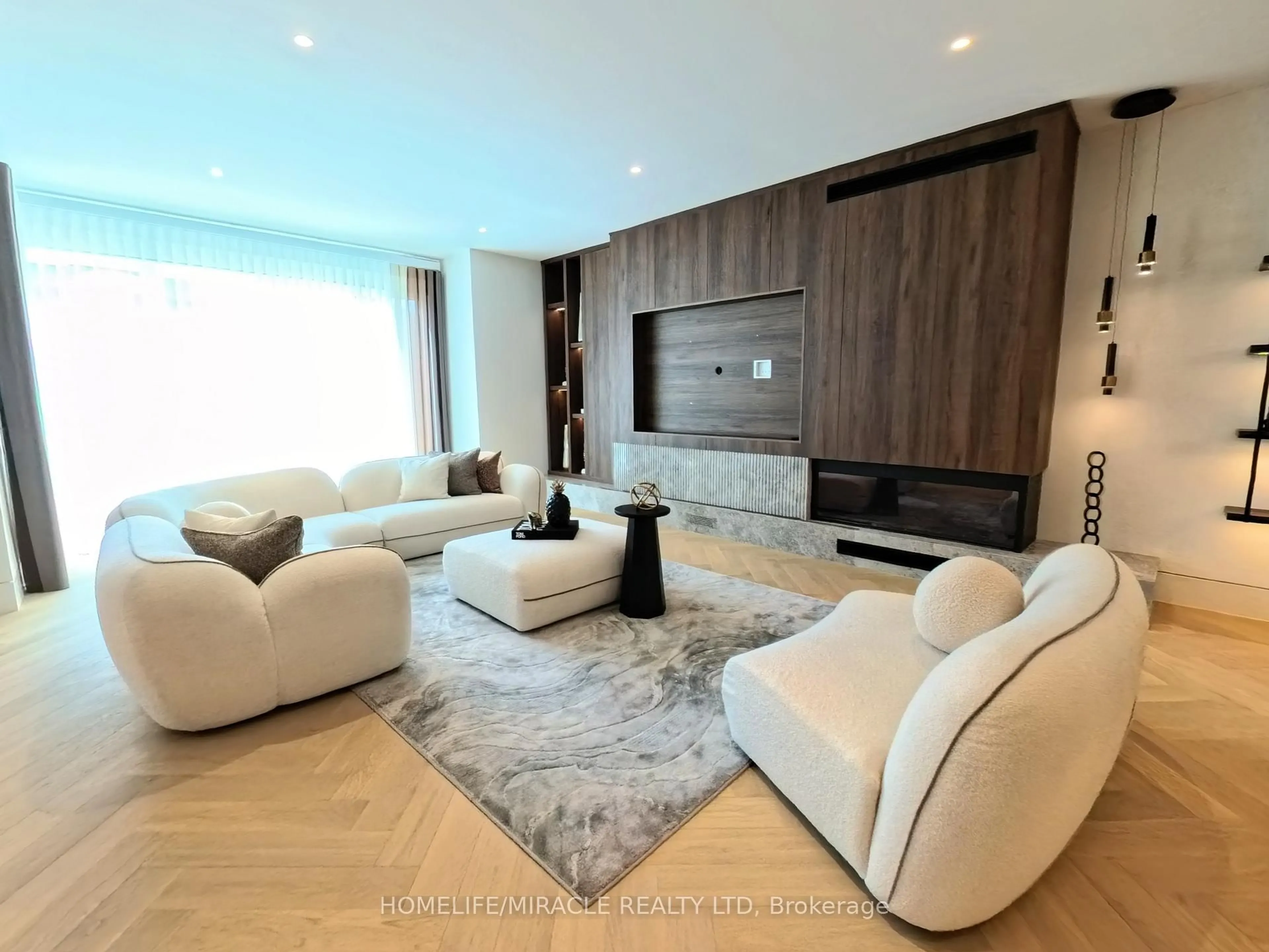 Living room with furniture, unknown for 167 Church Ave, Toronto Ontario M2N 4G4