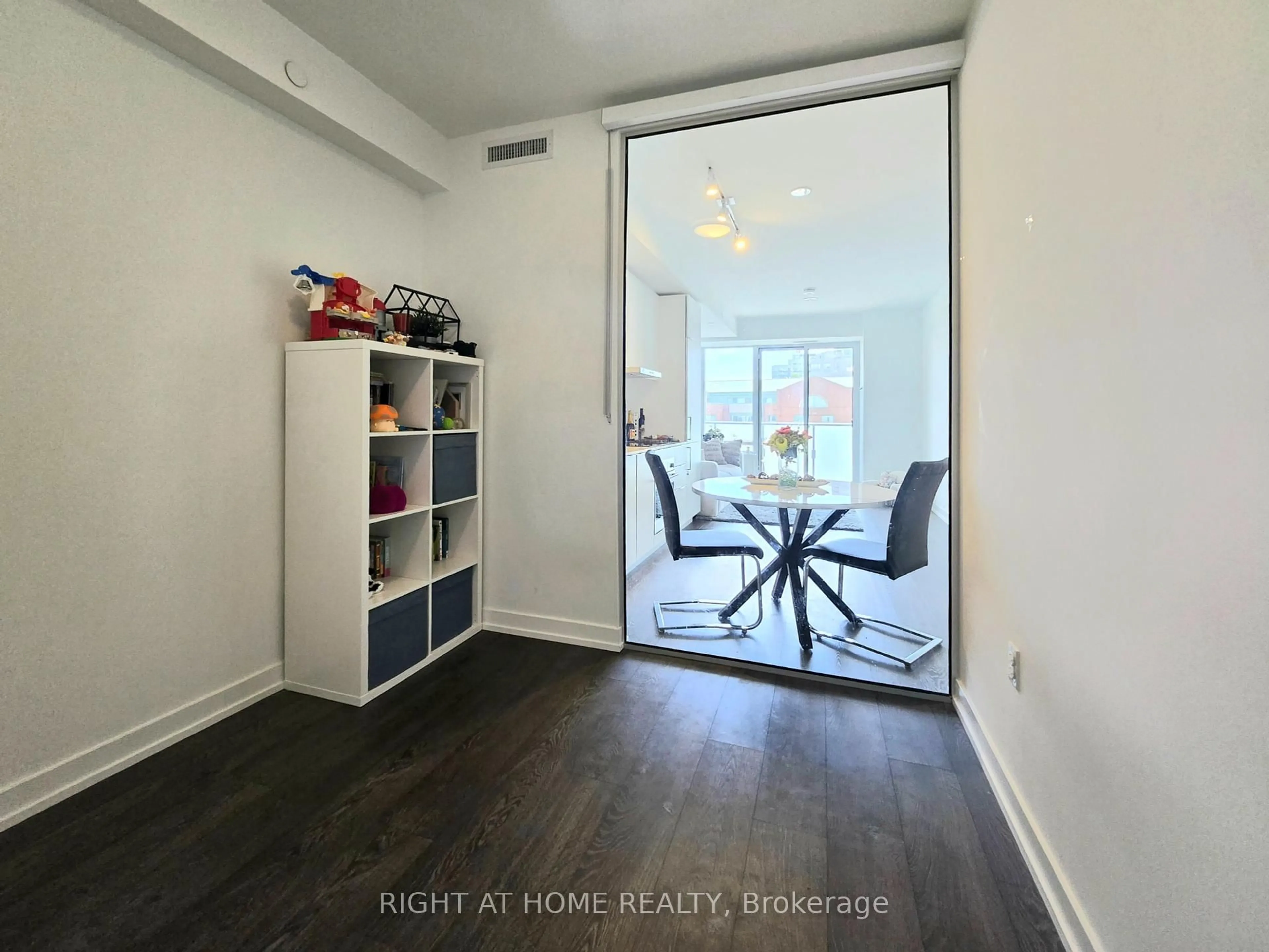 A pic of a room for 8 Olympic Garden Dr #1007, Toronto Ontario M2M 0B9