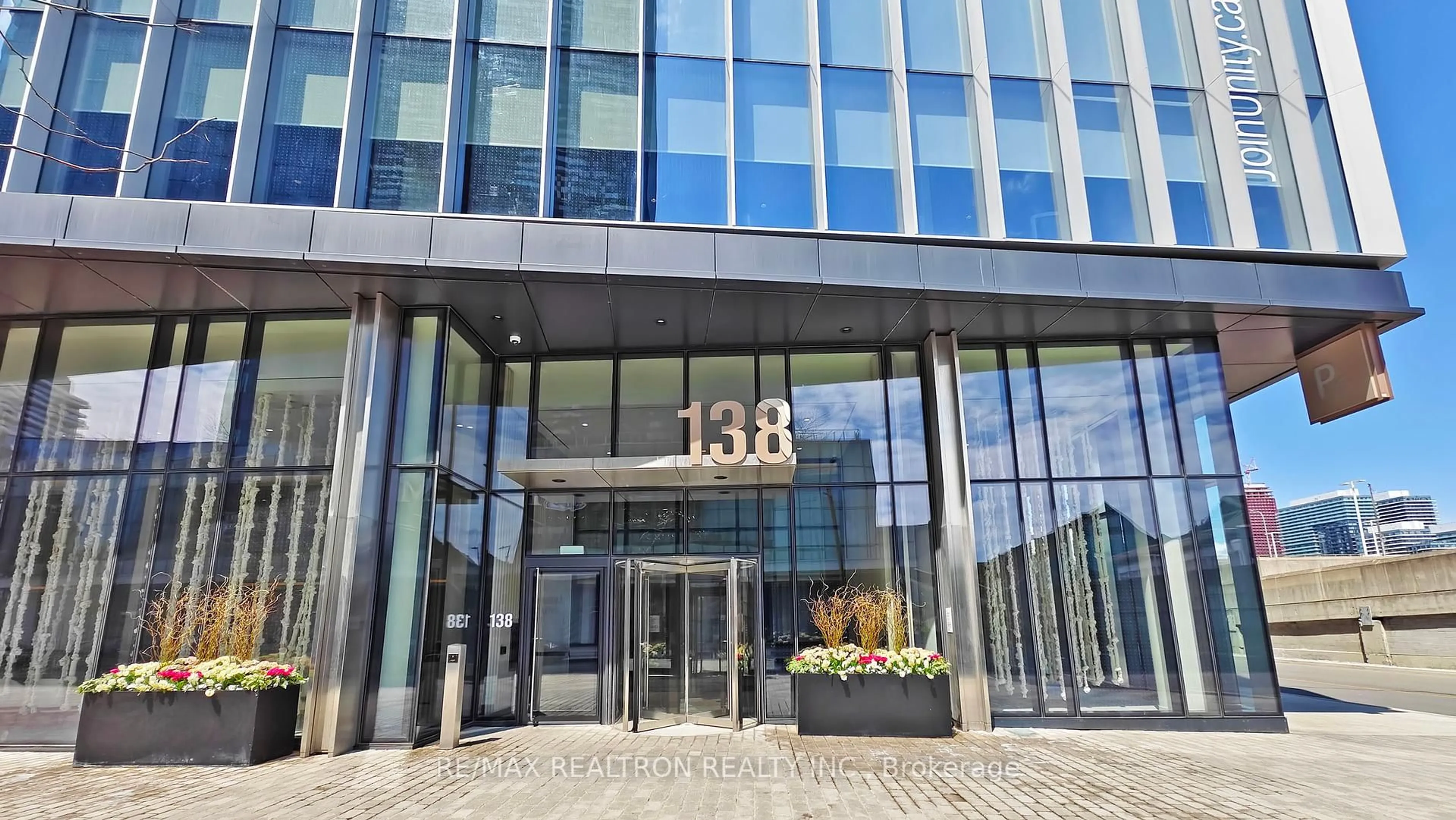 Indoor foyer for 138 Downes St #4008, Toronto Ontario M5E 0E4