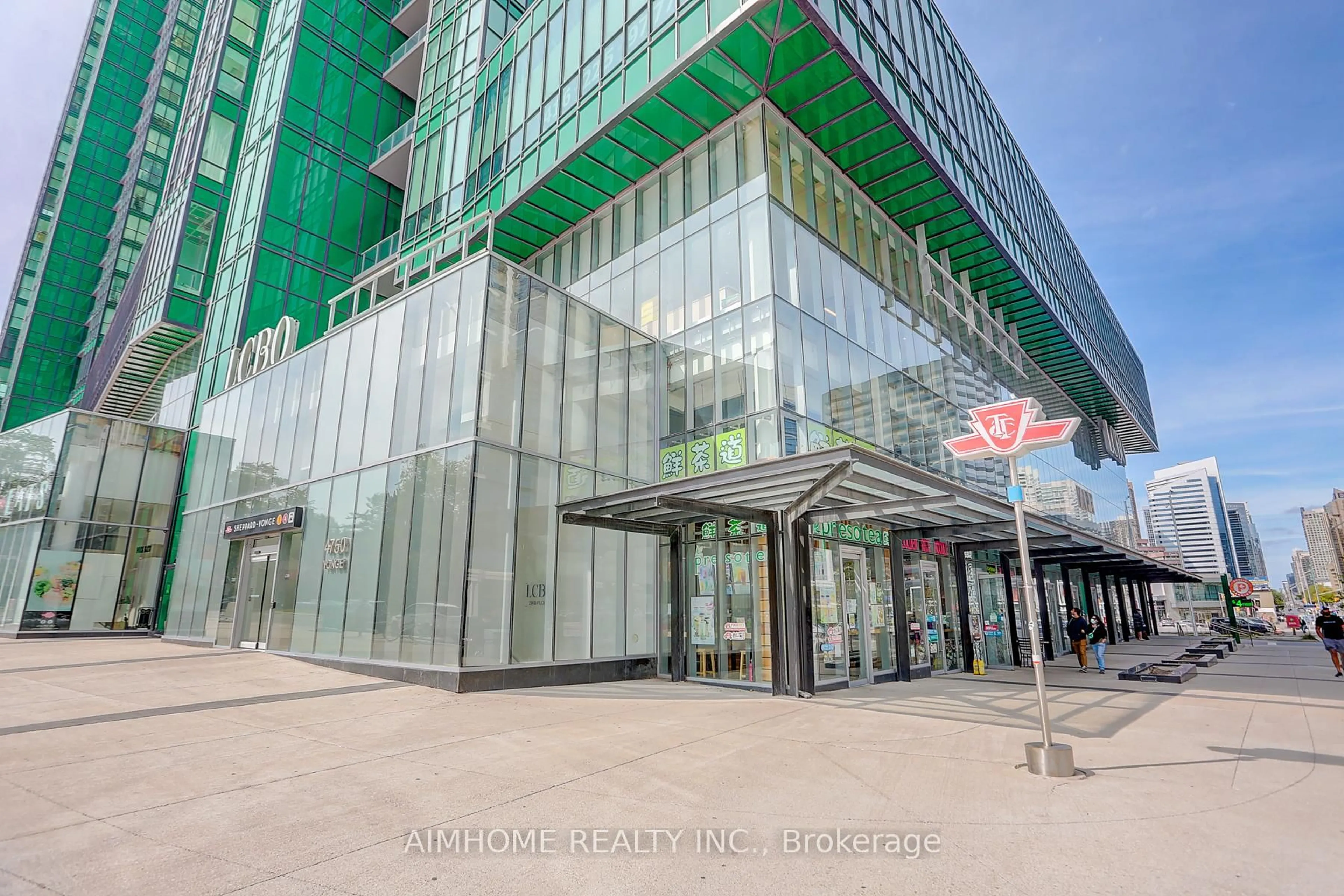 Indoor foyer for 11 Bogert Ave #606, Toronto Ontario M2N 0H4