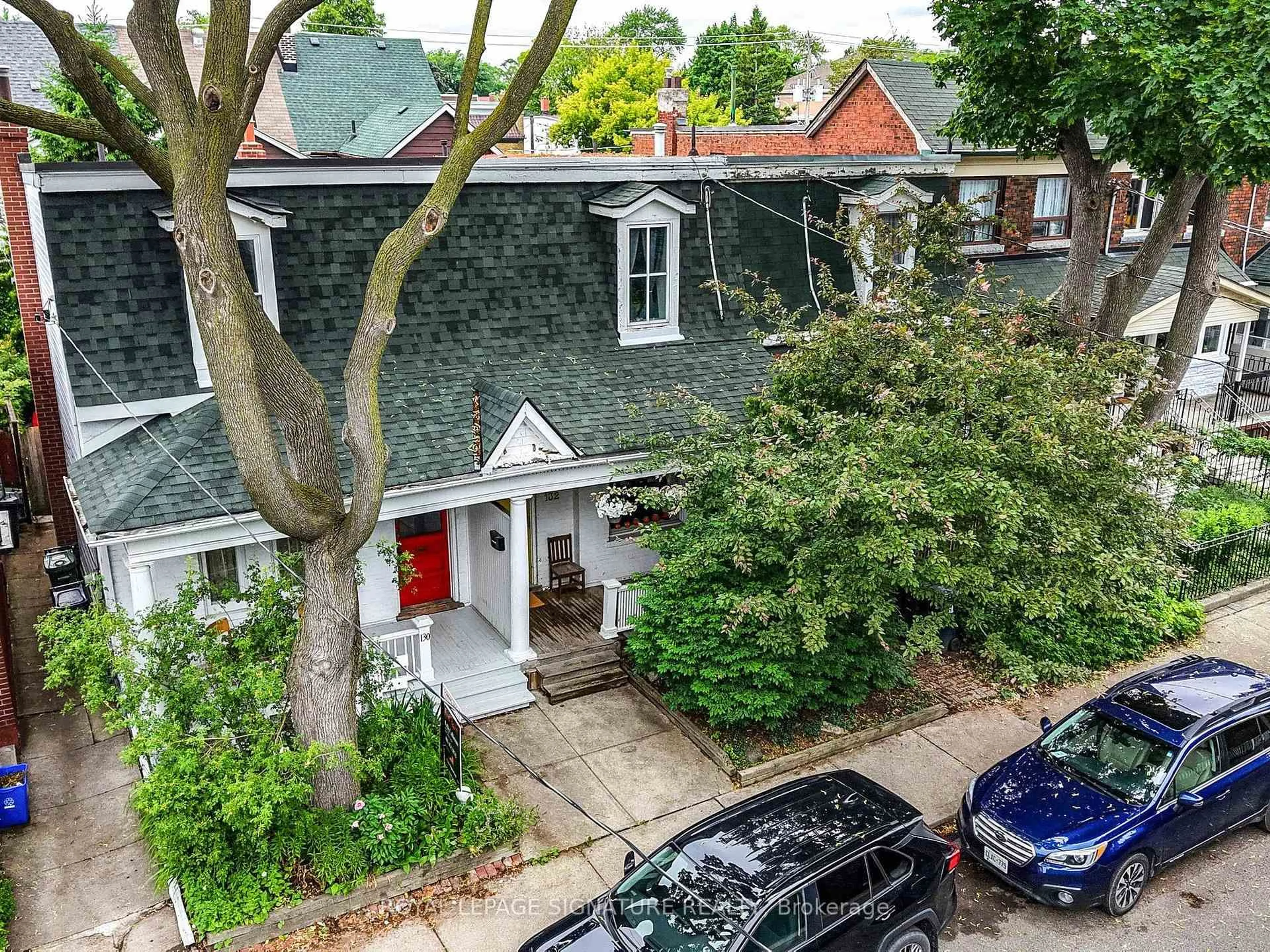 A pic from outside/outdoor area/front of a property/back of a property/a pic from drone, street for 130 Manning Ave, Toronto Ontario M6J 2K5