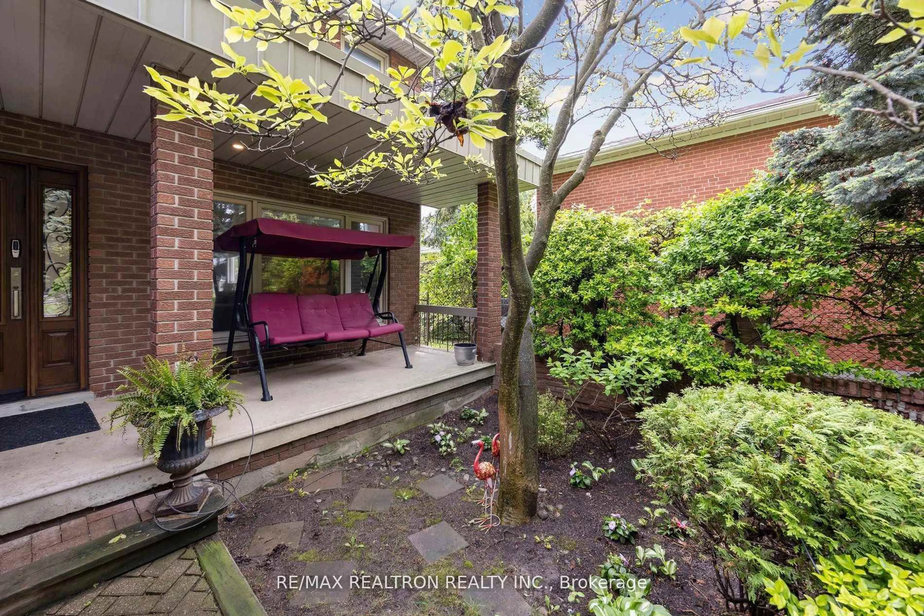 Patio, street for 167 Faywood Blvd, Toronto Ontario M3H 2Y1