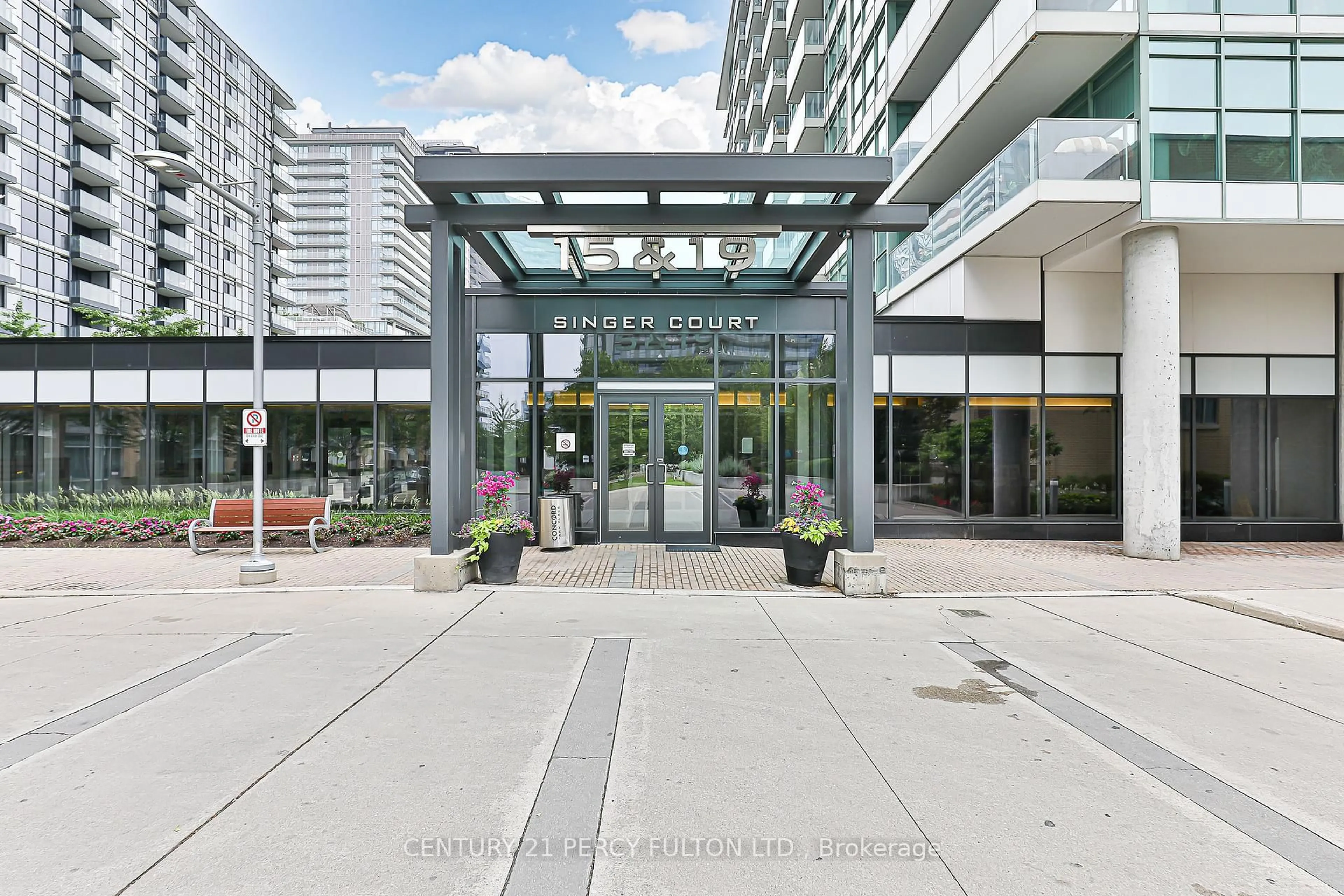 Indoor foyer for 19 Singer Crt #1612, Toronto Ontario M2K 0B2