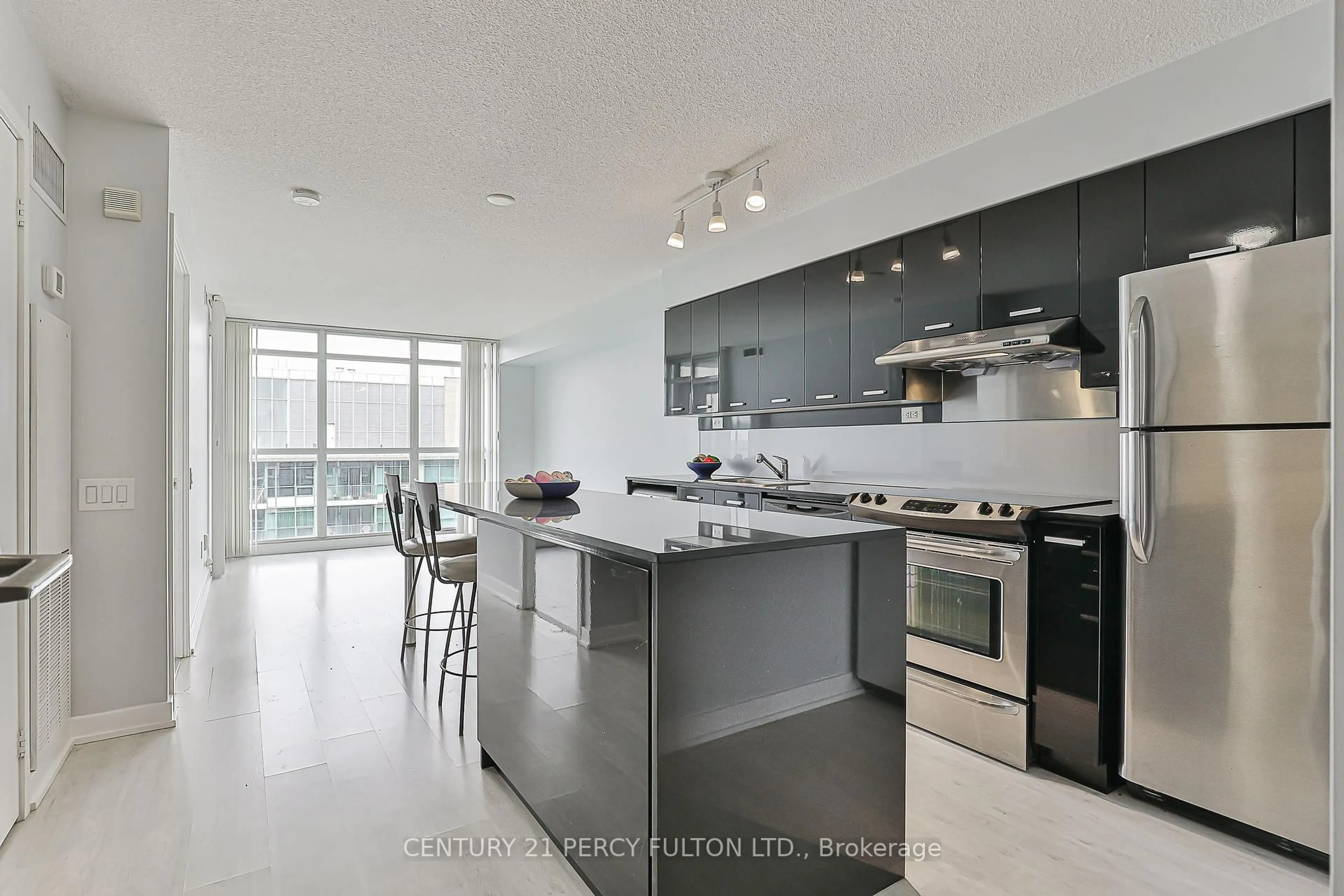 Open concept kitchen, unknown for 19 Singer Crt #1612, Toronto Ontario M2K 0B2