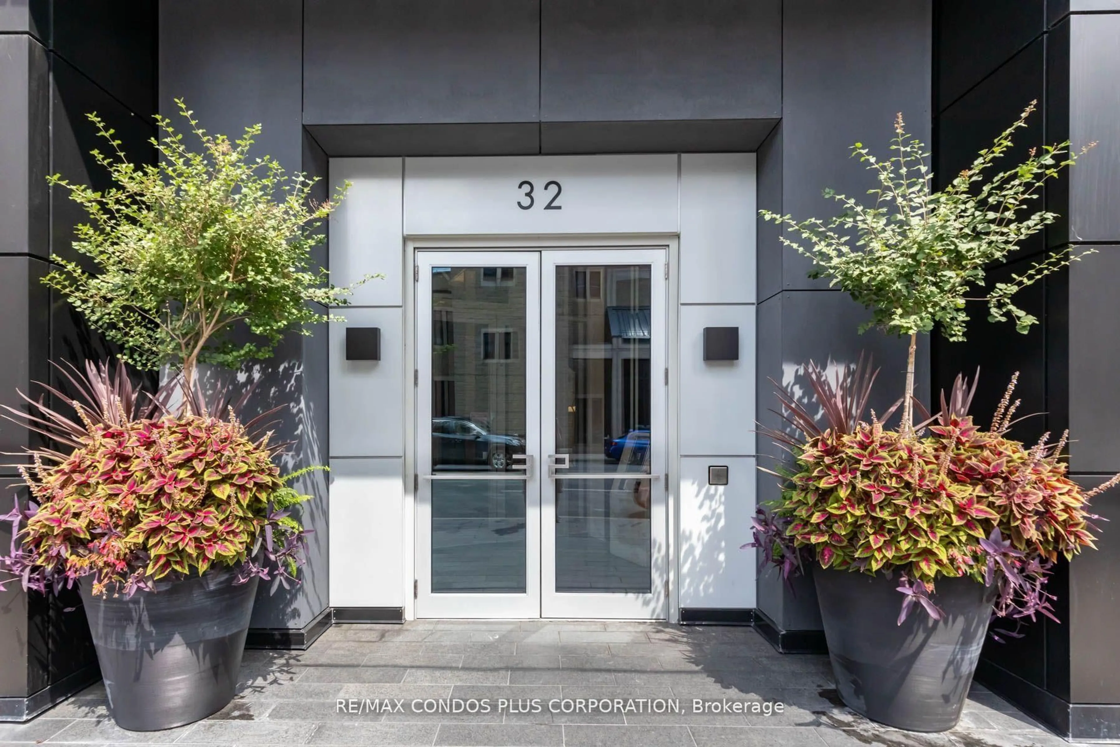 Unknown for 32 Davenport Rd #306, Toronto Ontario M5R 0B5