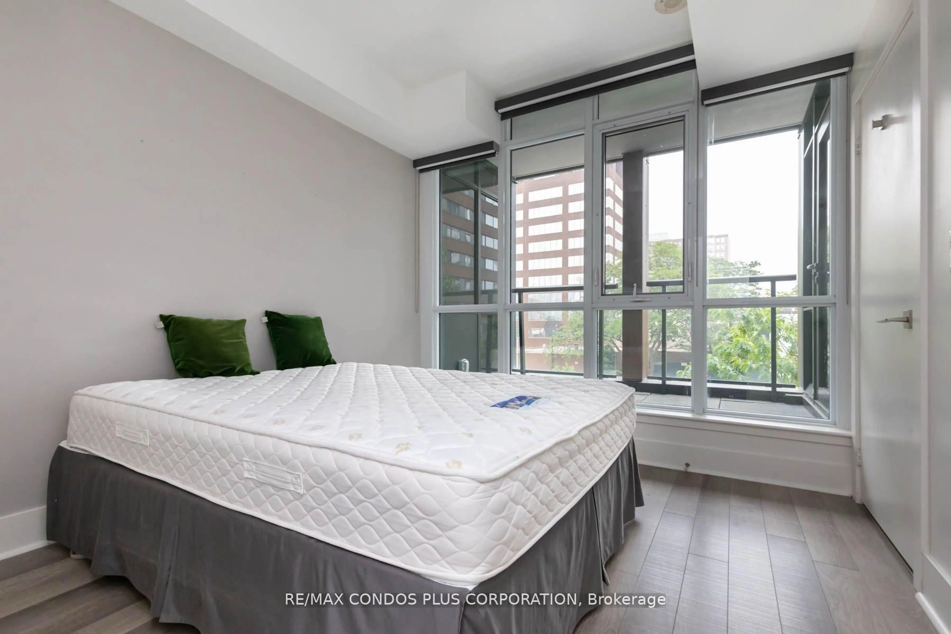 Bedroom with bed, unknown for 32 Davenport Rd #306, Toronto Ontario M5R 0B5