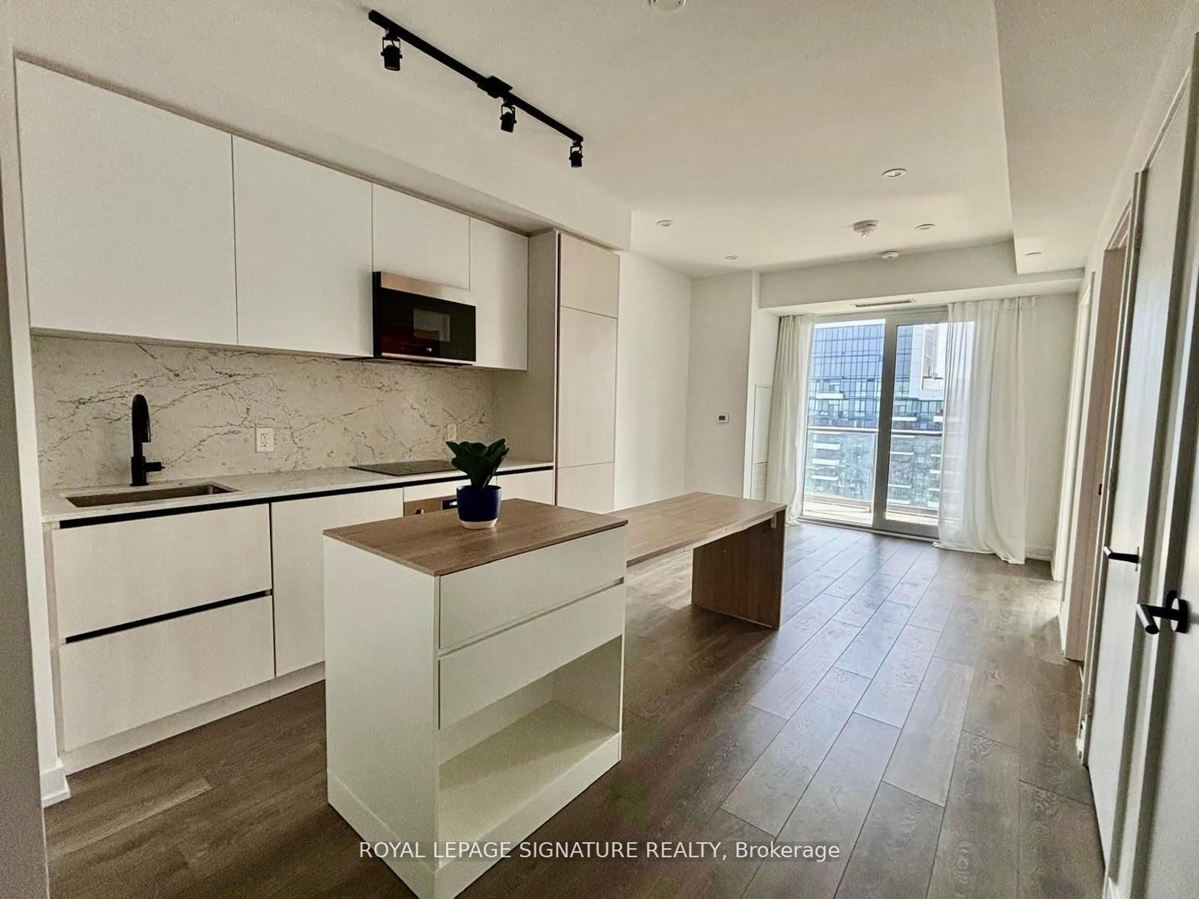 Open concept kitchen, unknown for 108 Peter St #4705, Toronto Ontario M5V 0W2