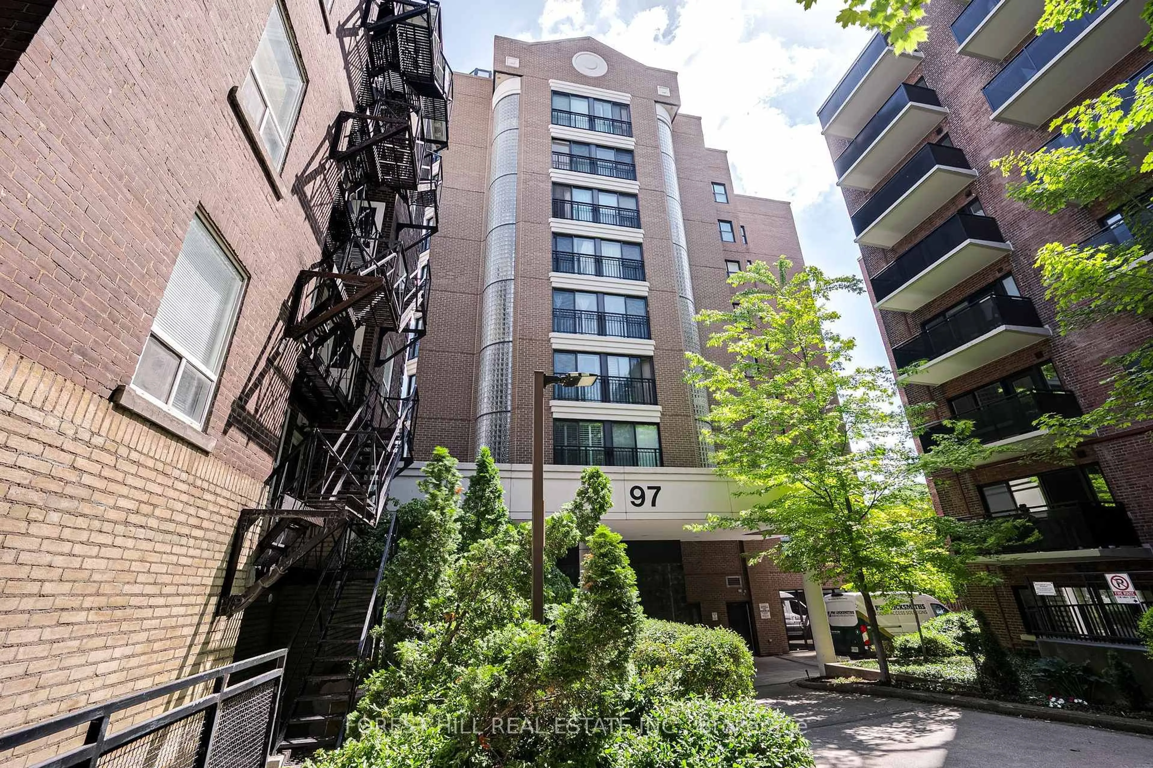 Unknown for 97 Lawton Blvd #804, Toronto Ontario M4V 1Z6
