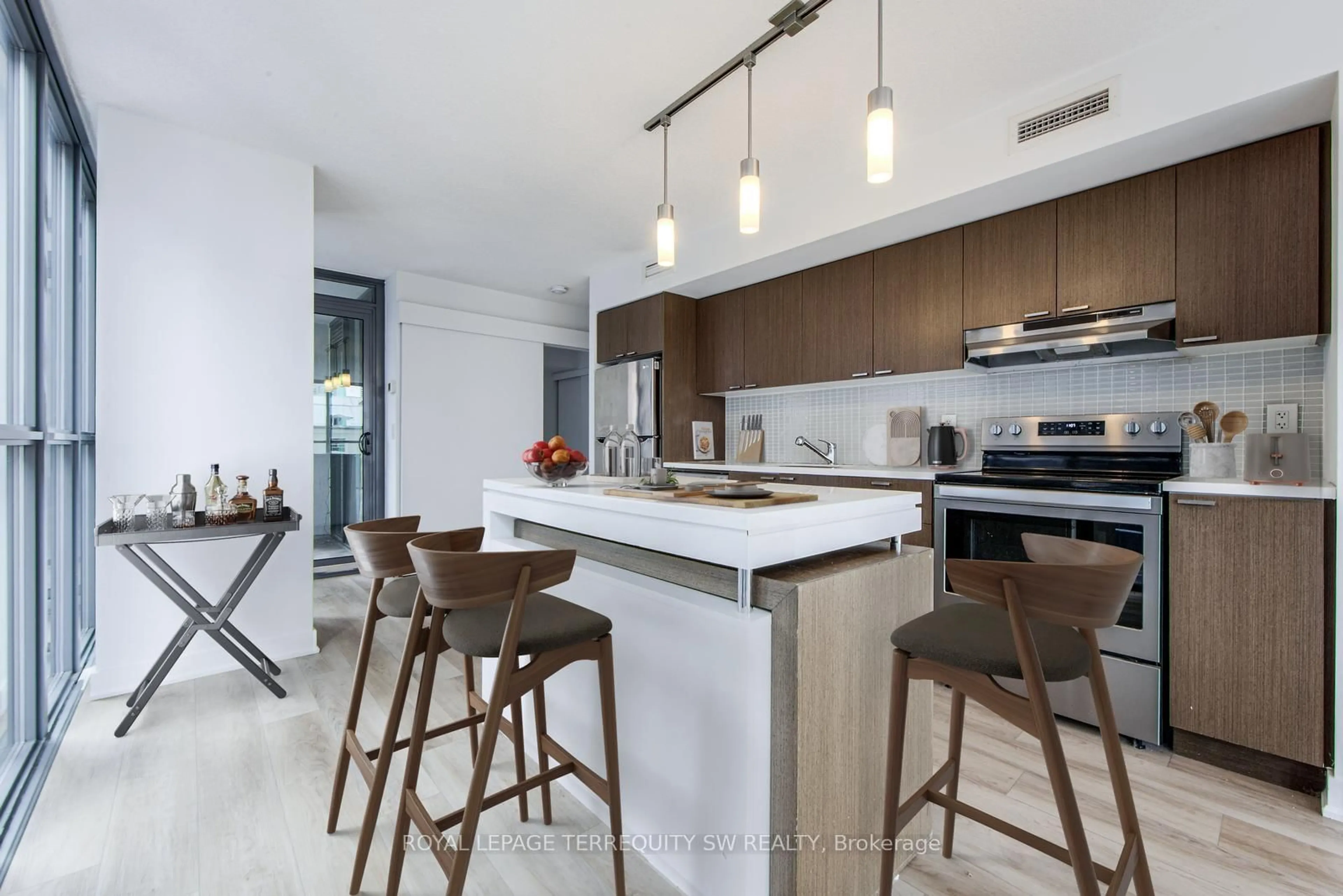 Contemporary kitchen, unknown for 110 Charles St #707, Toronto Ontario M4Y 1T5
