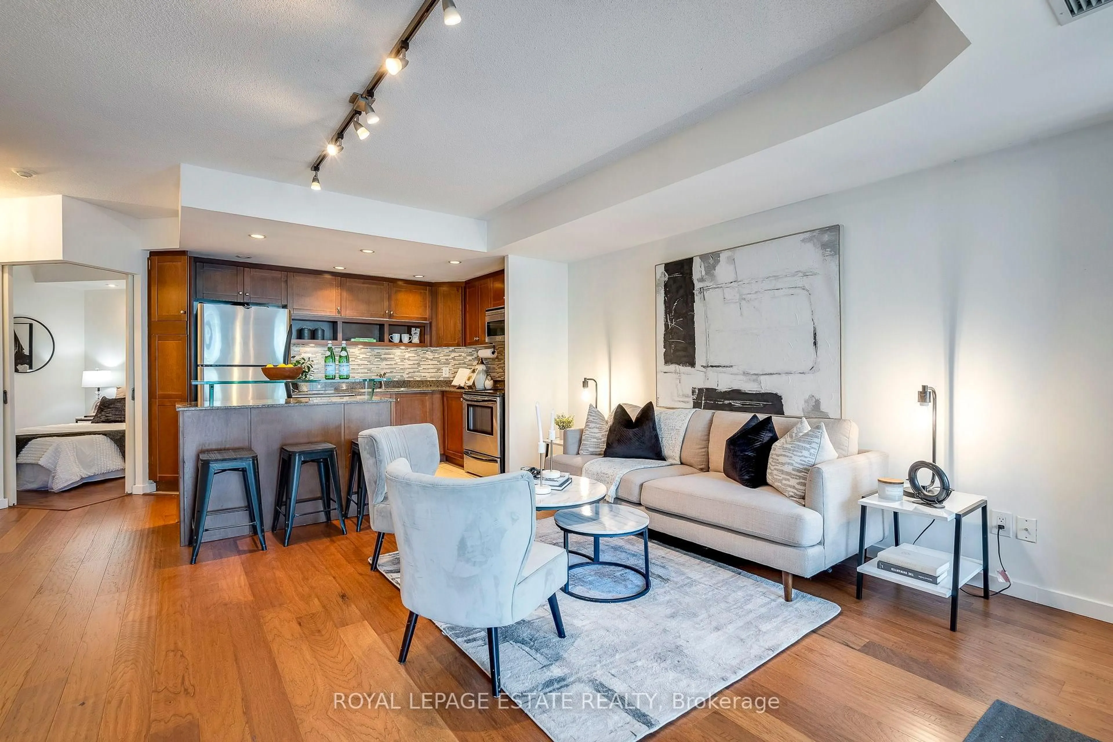Open concept kitchen, unknown for 218 Queens Quay #402, Toronto Ontario M5J 2Y6