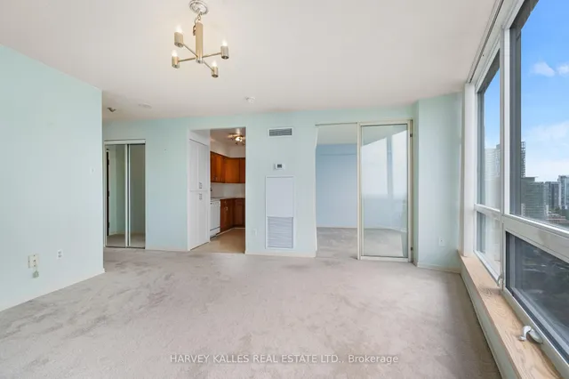 Additional image 11 of 1055 Bay St Unit 2110