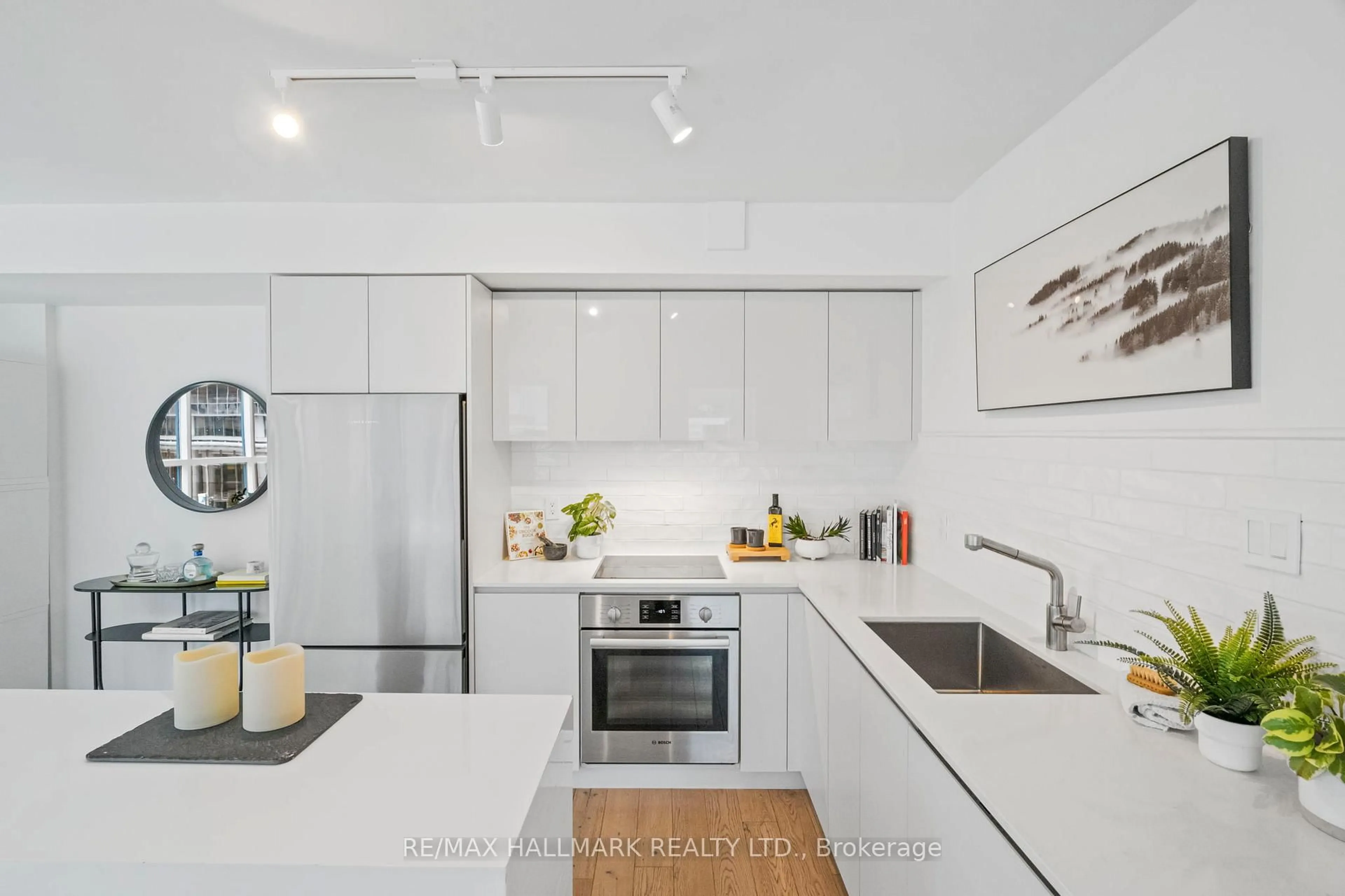 Standard kitchen, unknown for 77 Harbour Sq #502, Toronto Ontario M5J 2S2