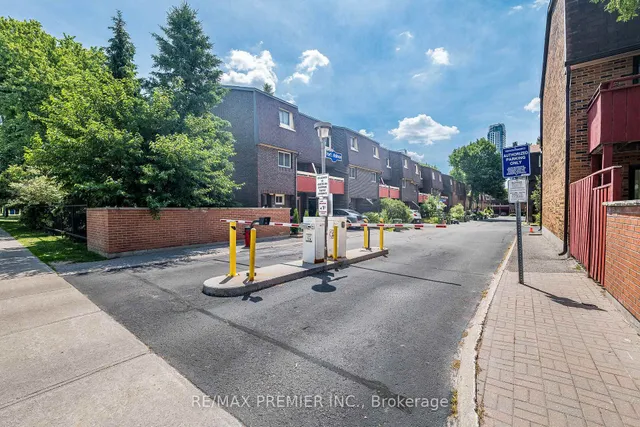 Primary image of 53 Poets Walk Way
