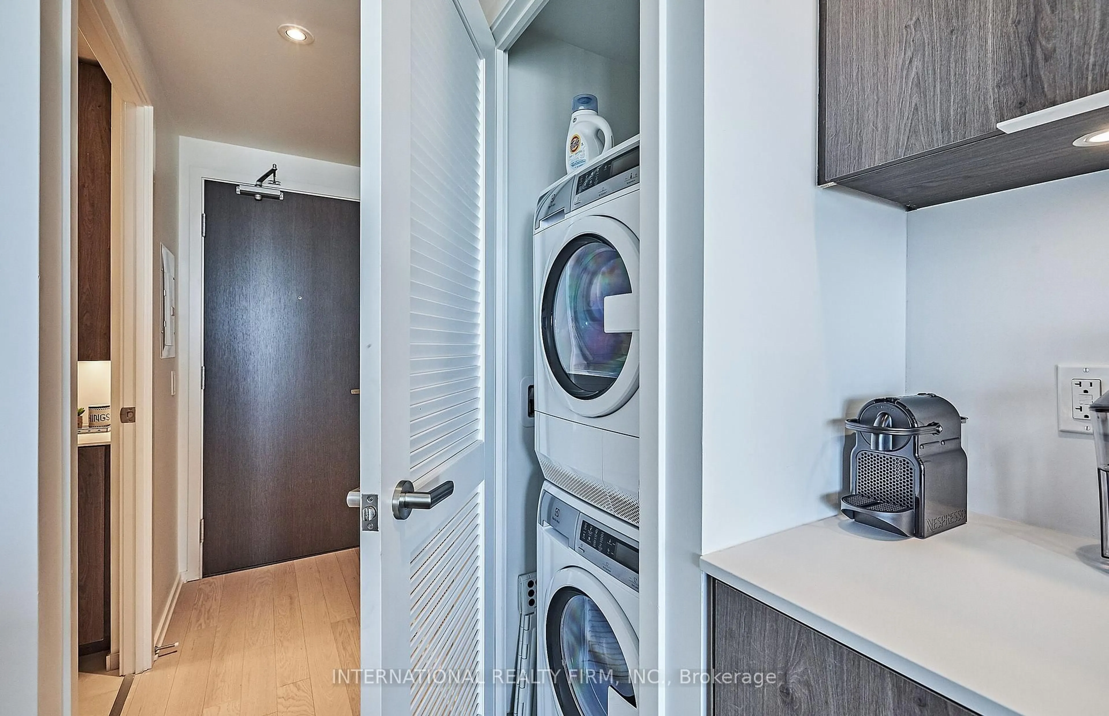 Laundry room for 16 Bonnycastle St, Toronto Ontario M5A 4M6