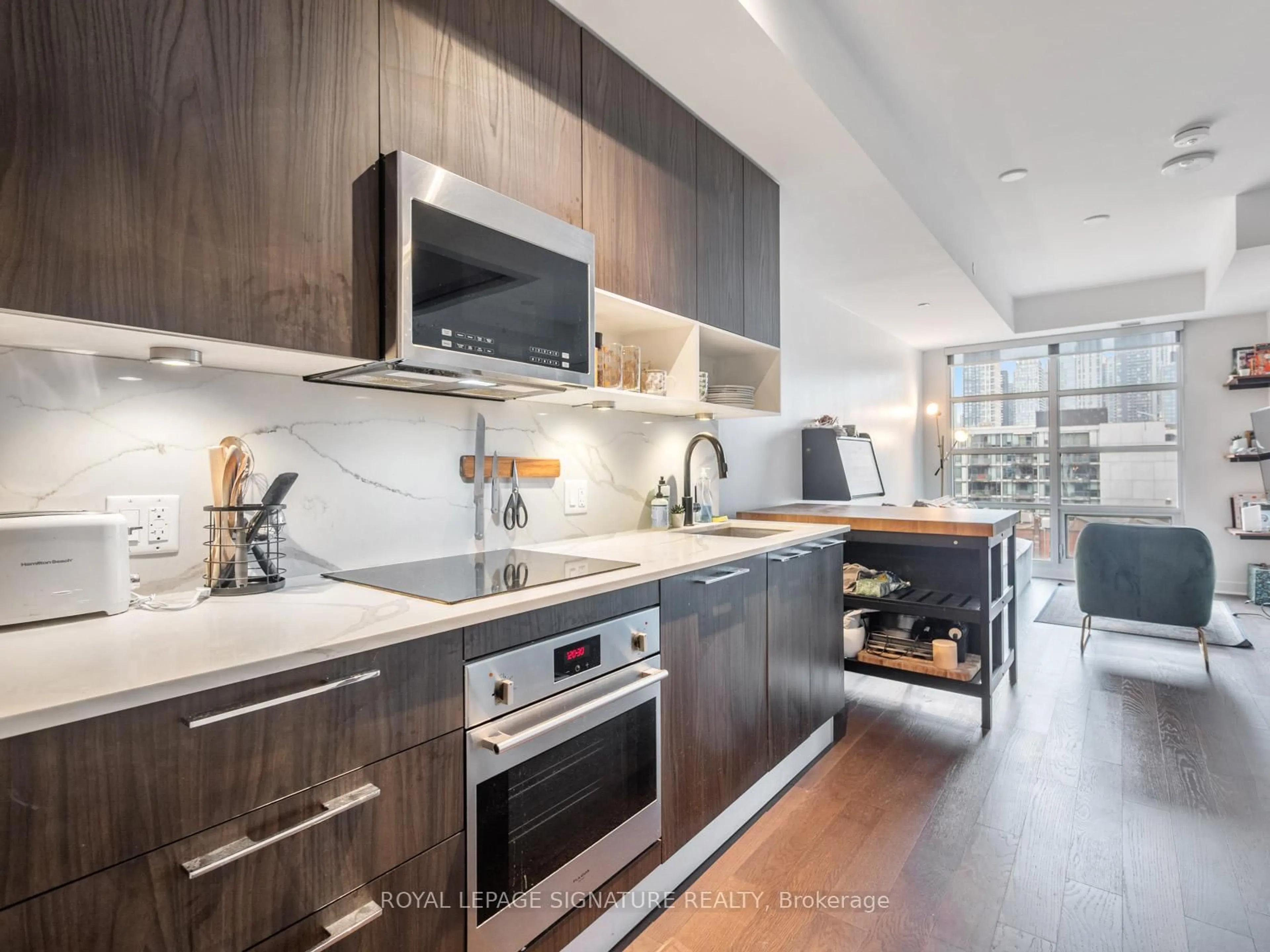 Open concept kitchen, unknown for 501 Adelaide St #905, Toronto Ontario M5V 0R3